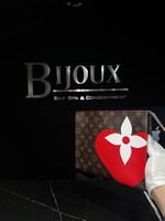 Louis Vuitton Louis Vuitton Game on Toiletry 26