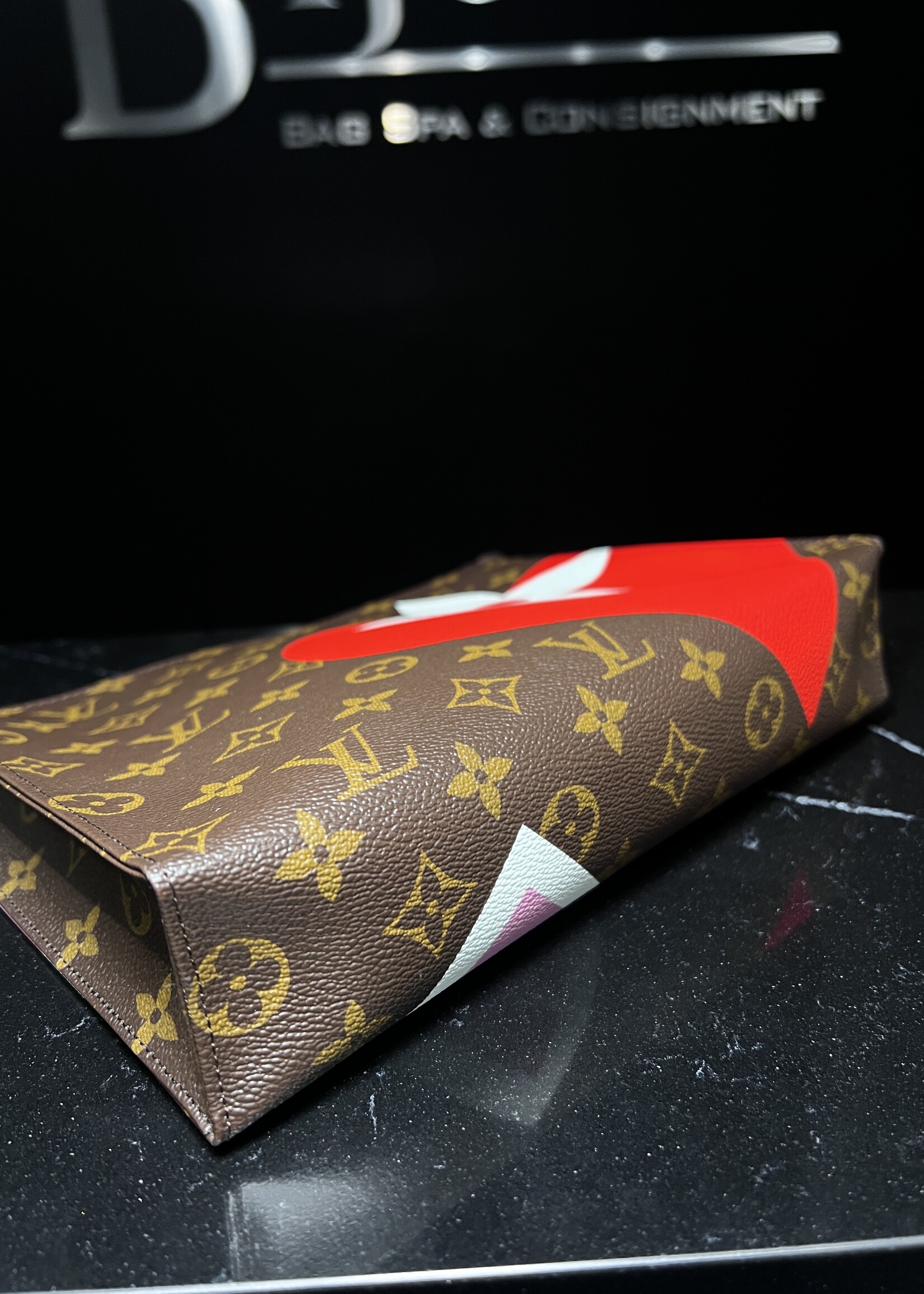 Louis Vuitton Louis Vuitton Game on Toiletry 26