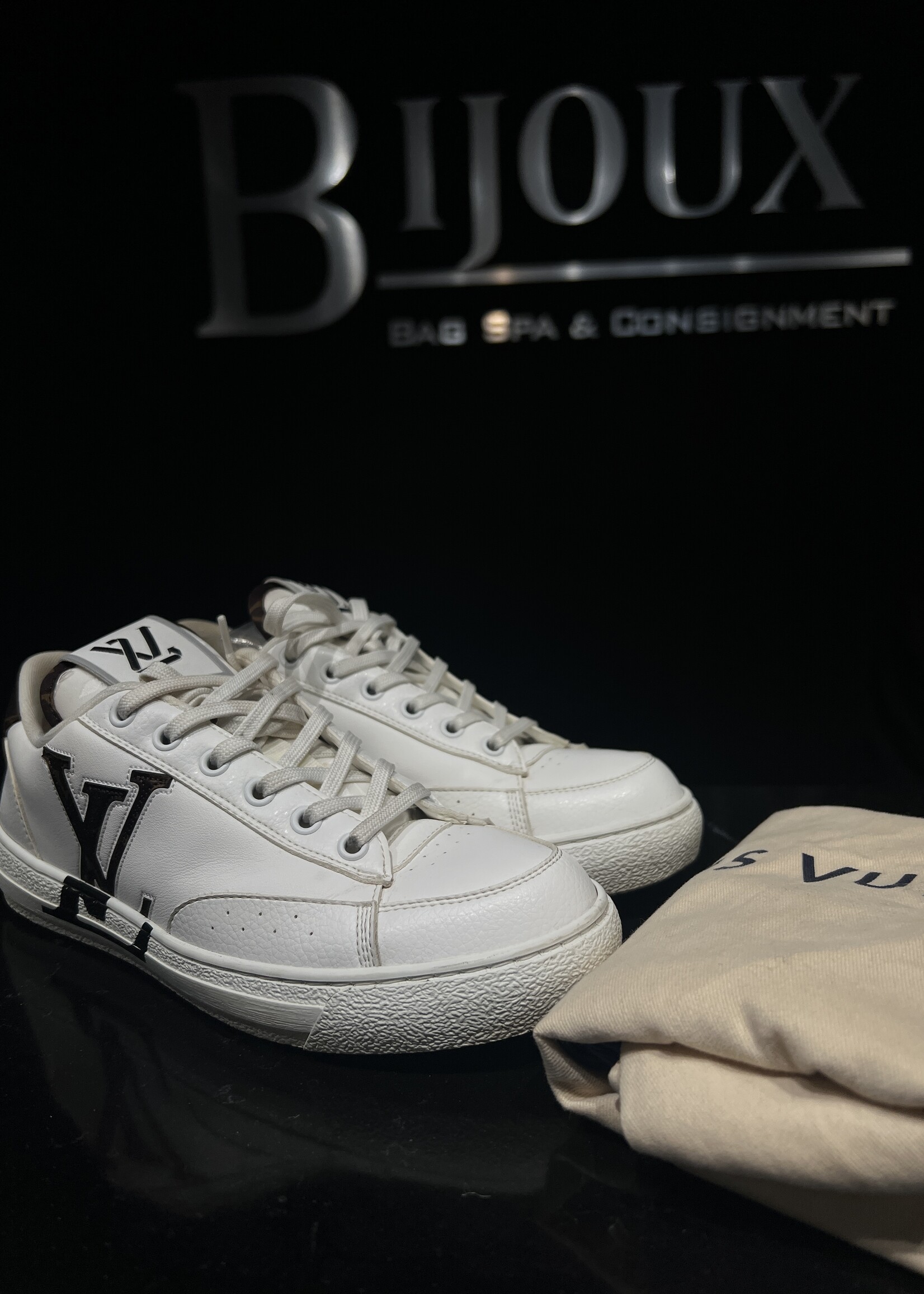 Louis Vuitton Louis Vuitton Charlie 36.5