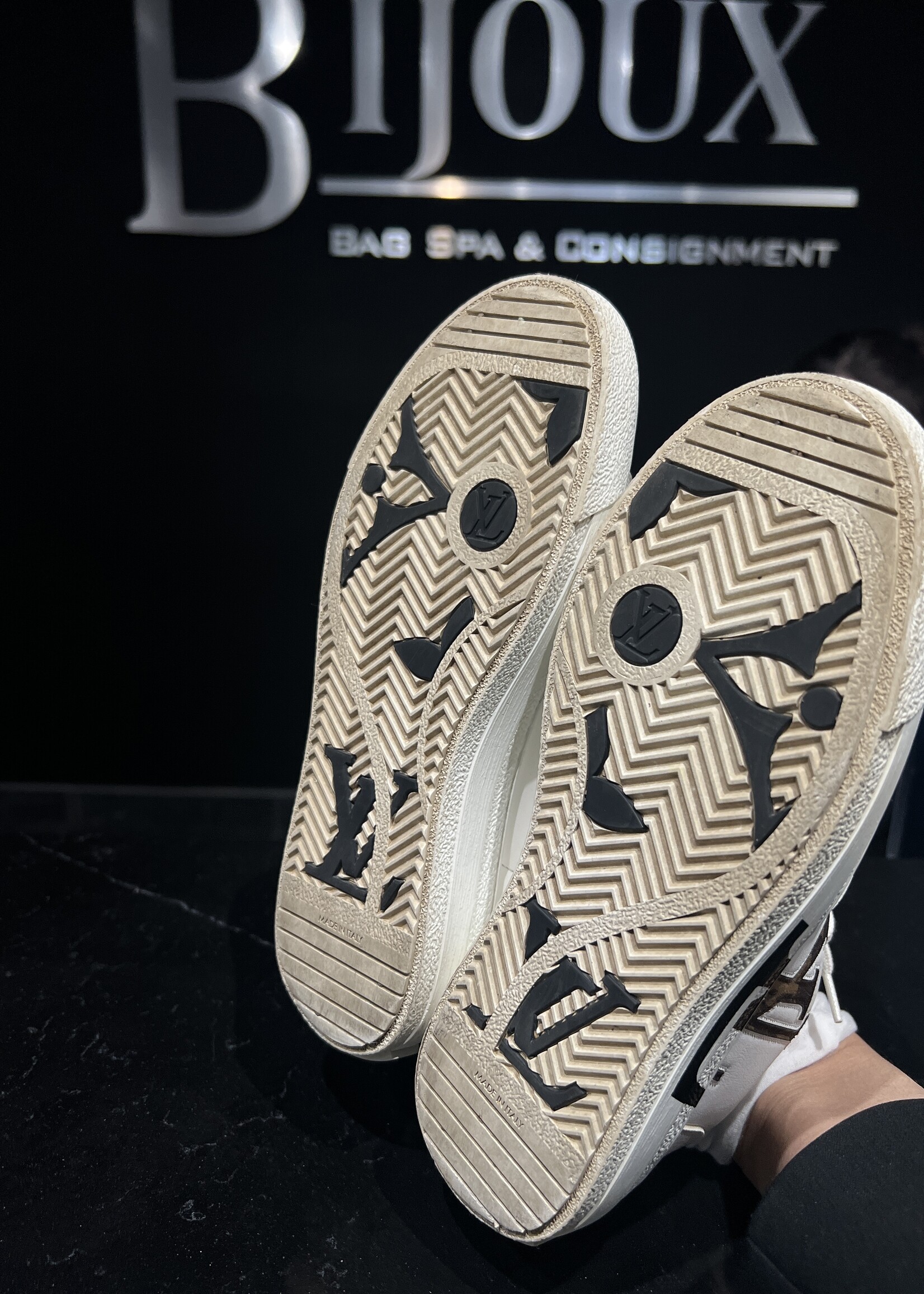 Louis Vuitton Louis Vuitton Charlie 36.5