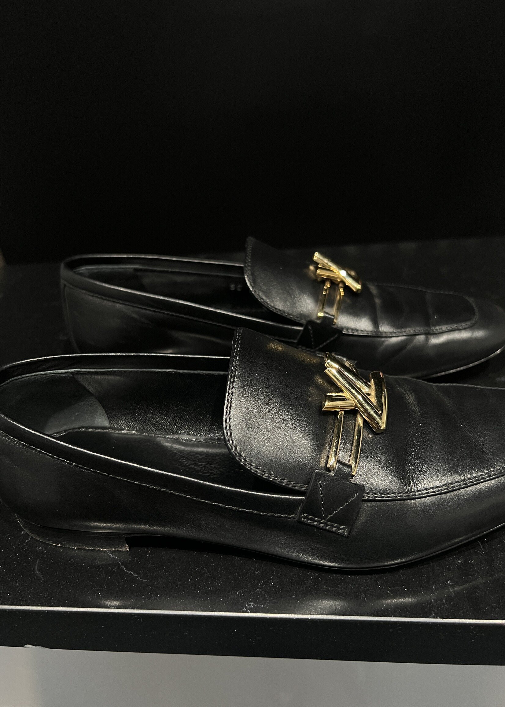 Louis Vuitton Louis Vuitton Loafers 37