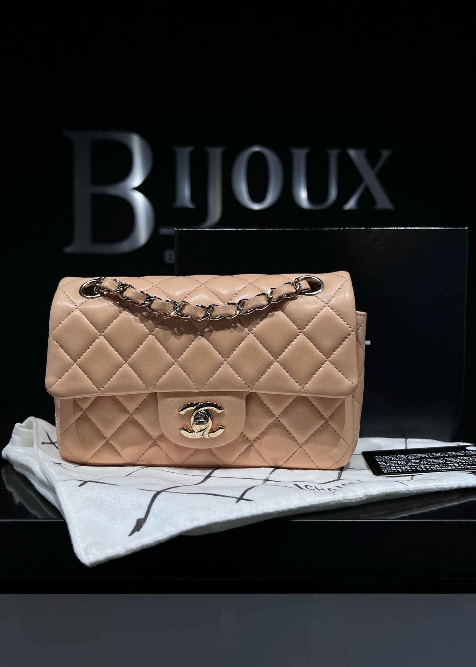 Chanel Chanel Mini Flap Bag GHW