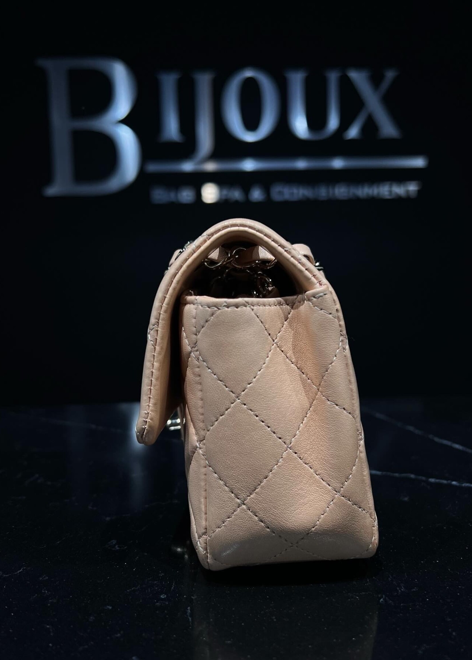 Chanel Chanel Mini Flap Bag GHW