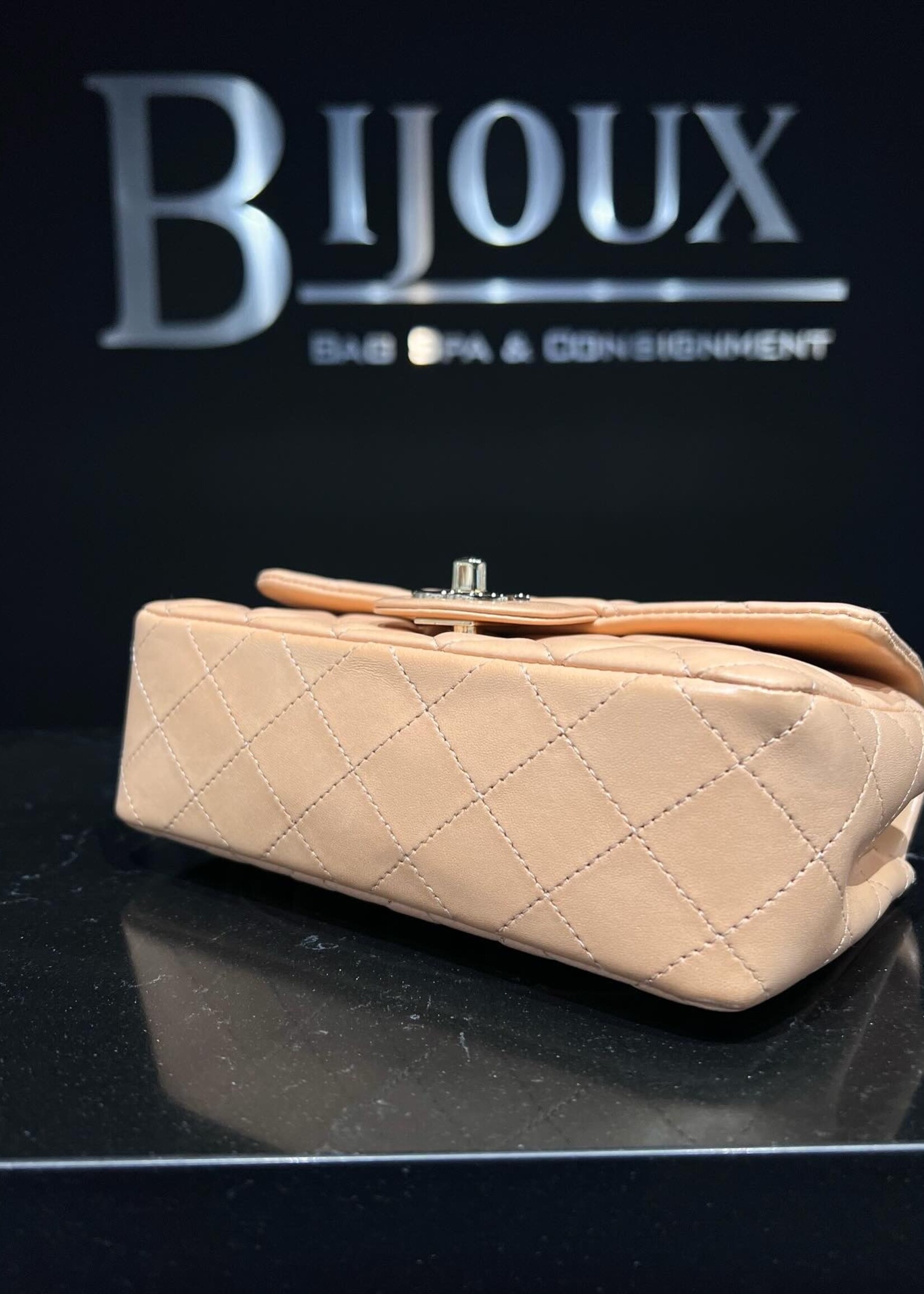 Chanel Chanel Mini Flap Bag GHW