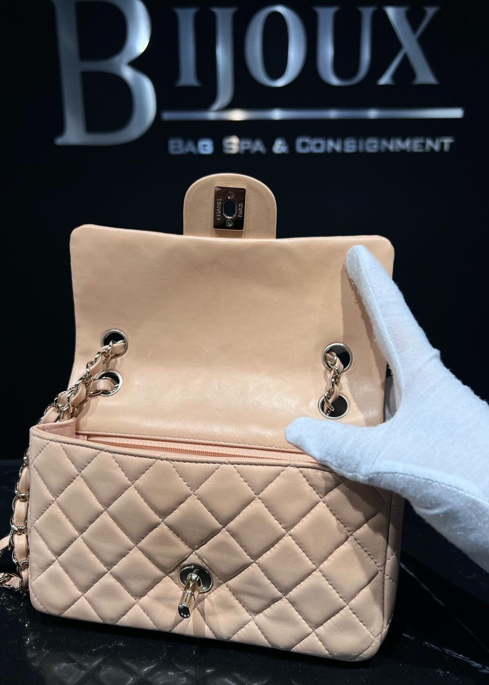 Chanel Chanel Mini Flap Bag GHW