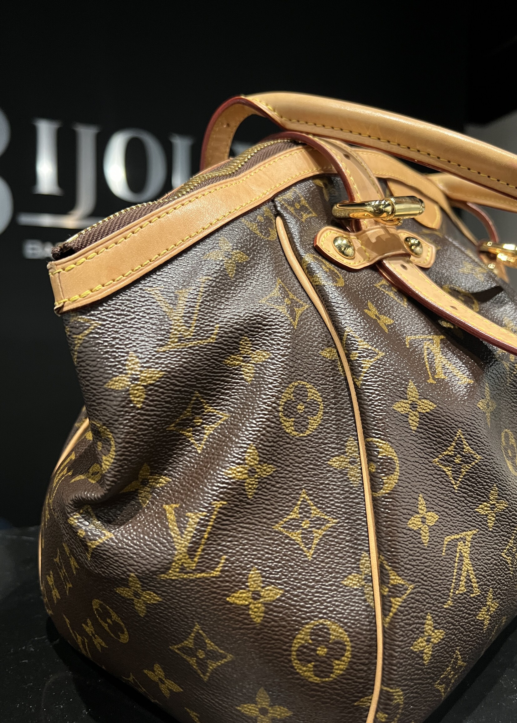 Louis Vuitton Louis Vuitton Tivoli