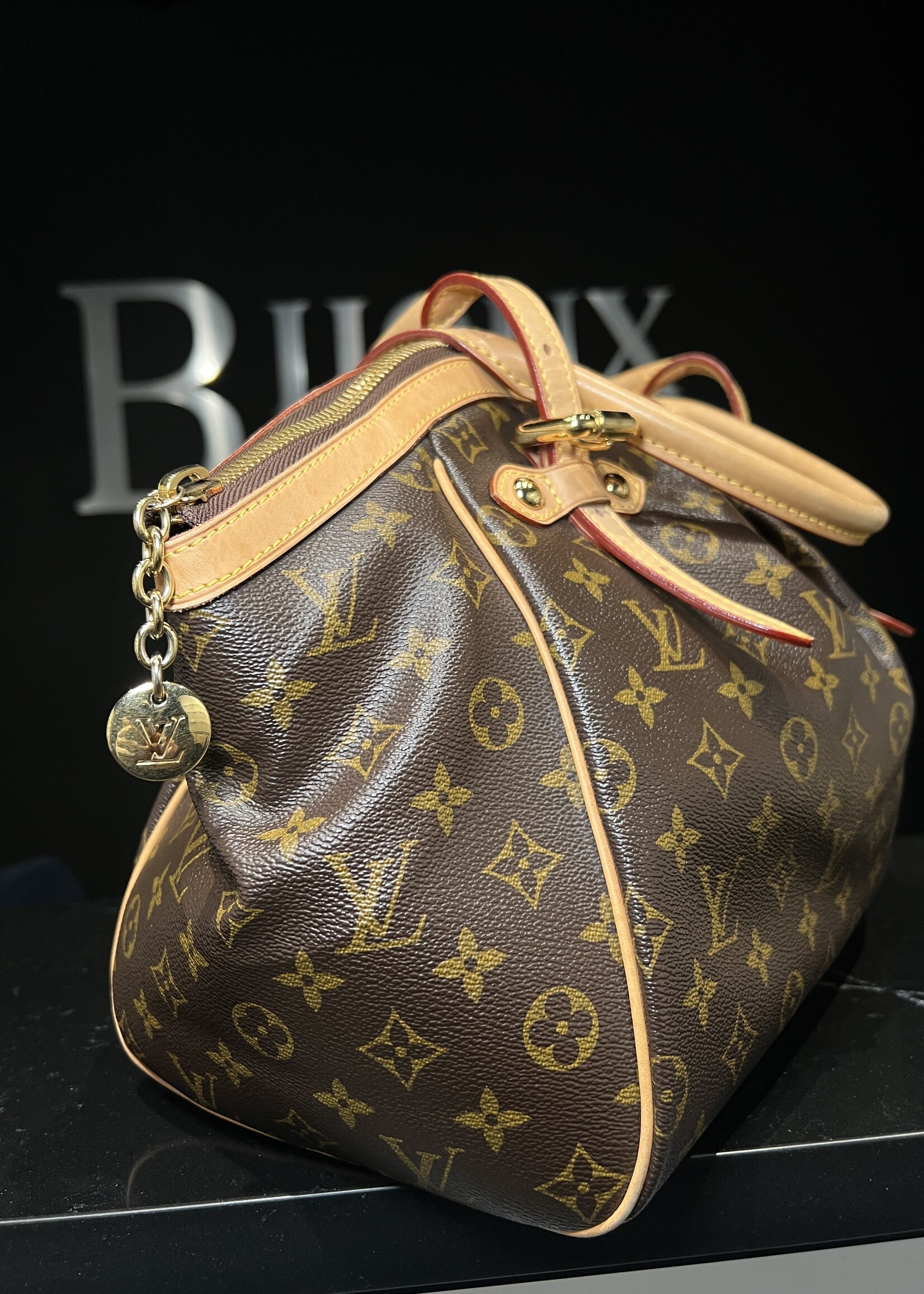 Louis Vuitton Louis Vuitton Tivoli