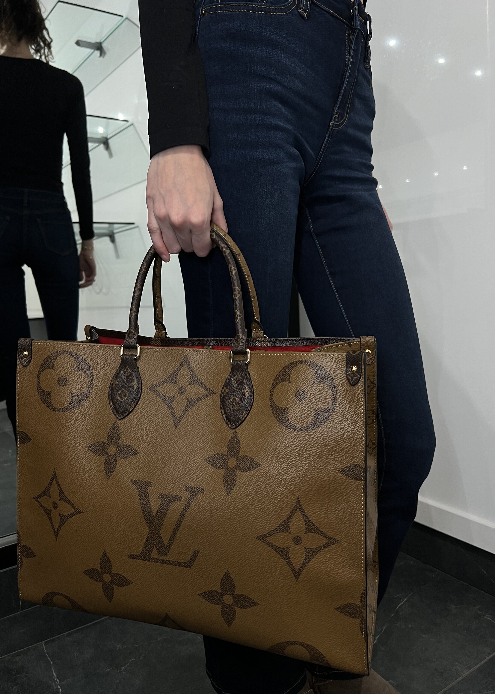 Louis Vuitton Louis Vuitton On the Go GM