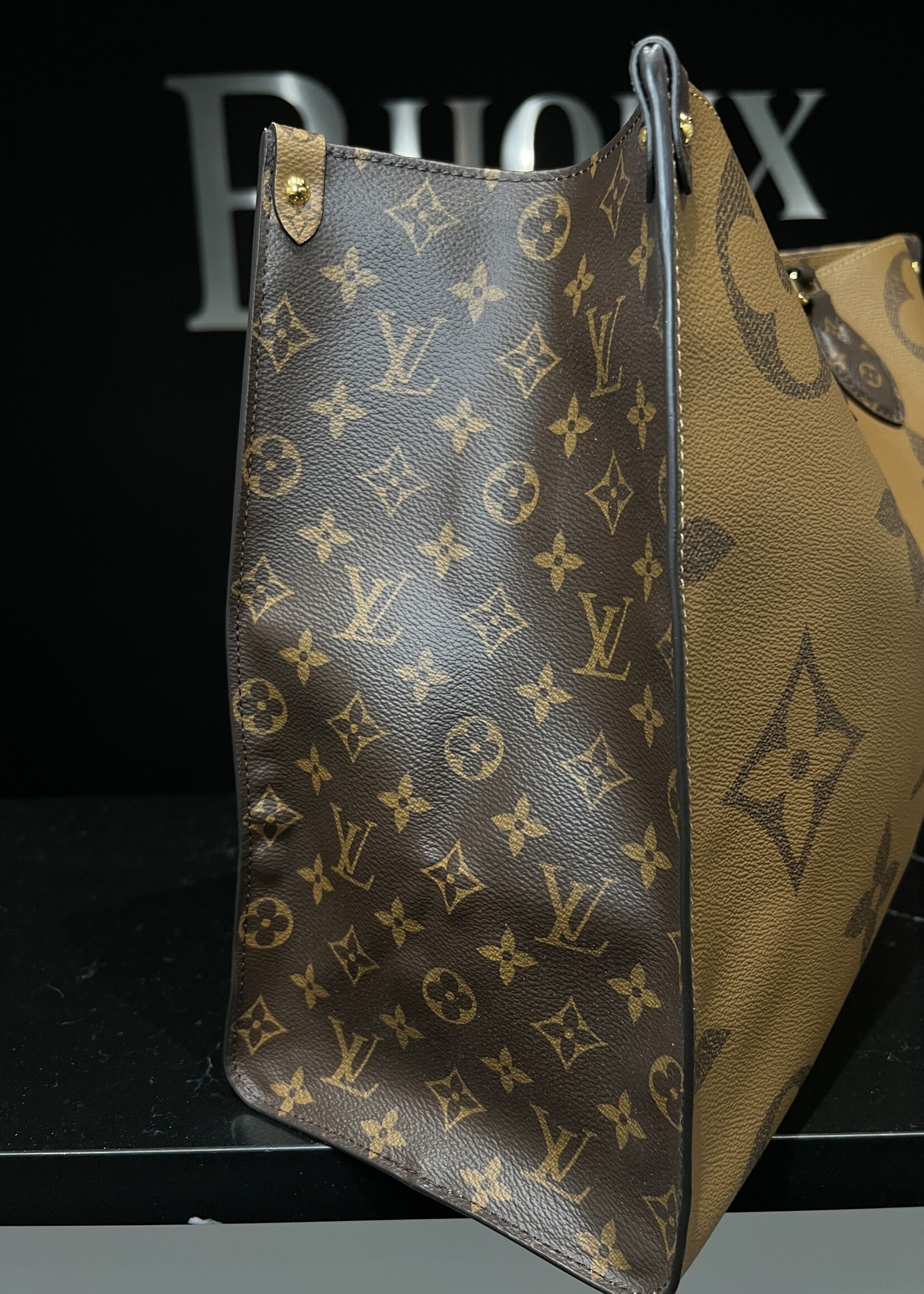 Louis Vuitton Louis Vuitton On the Go GM