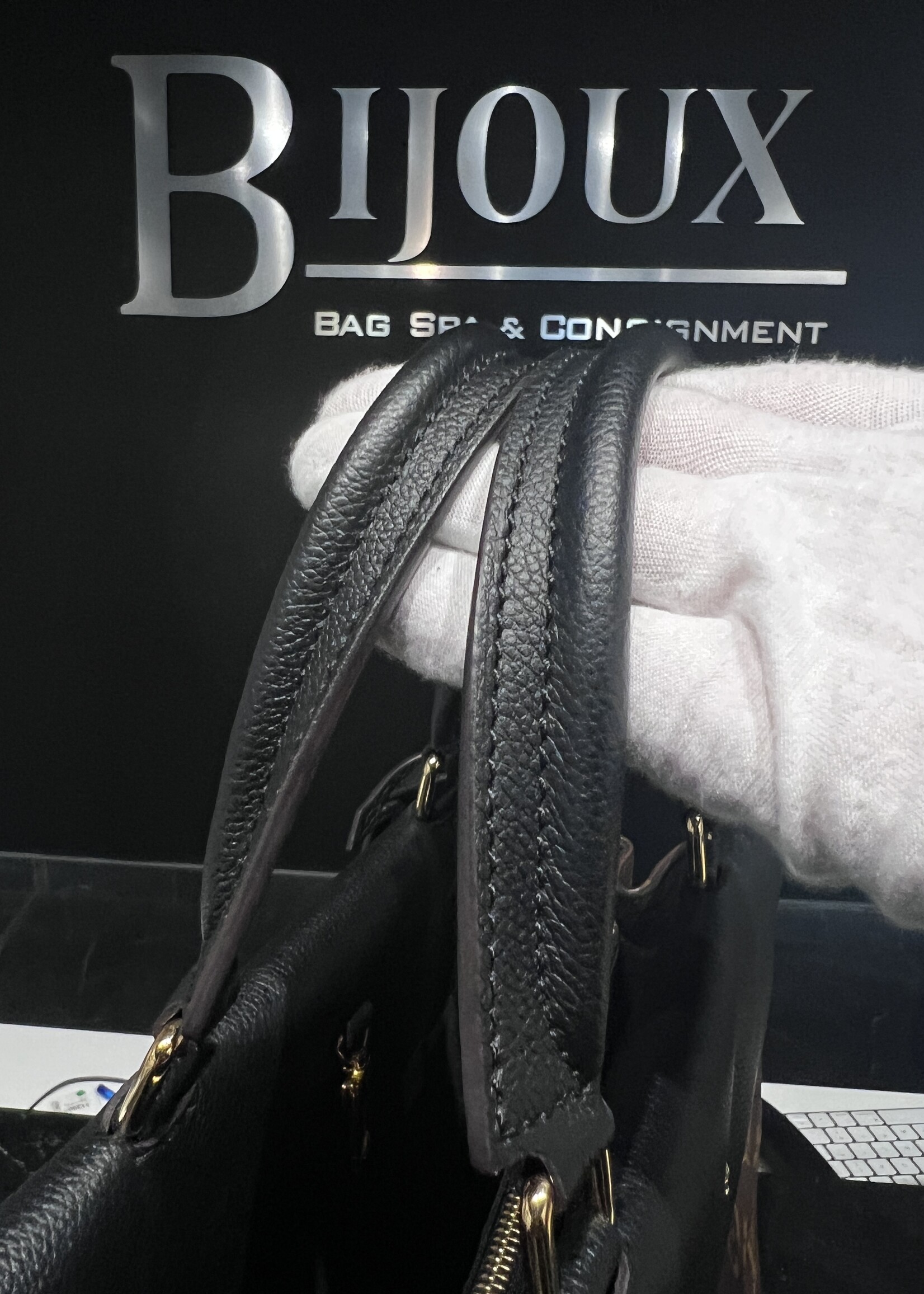 Louis Vuitton Louis Vuitton Venus Monogram