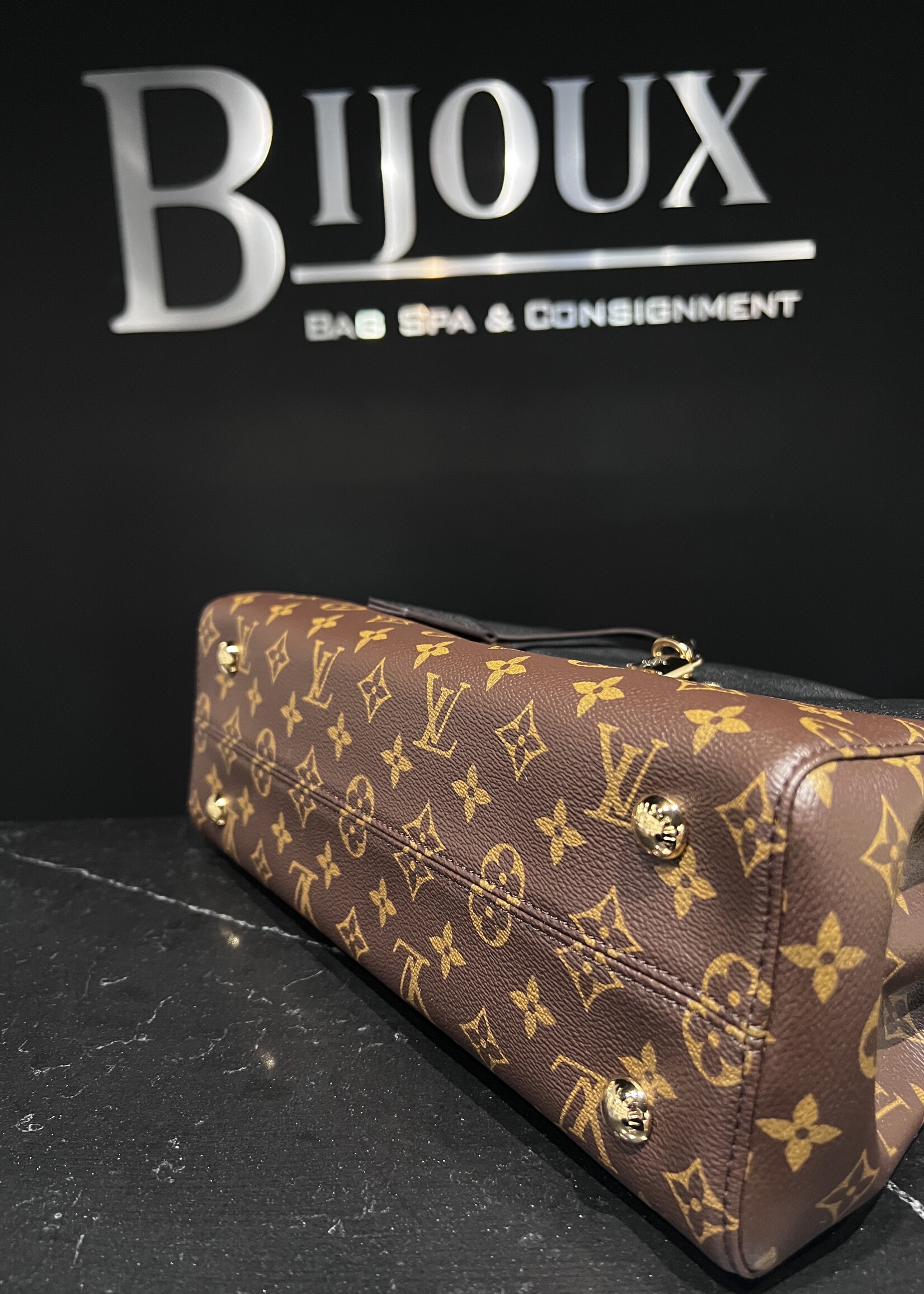 Louis Vuitton Louis Vuitton Venus Monogram