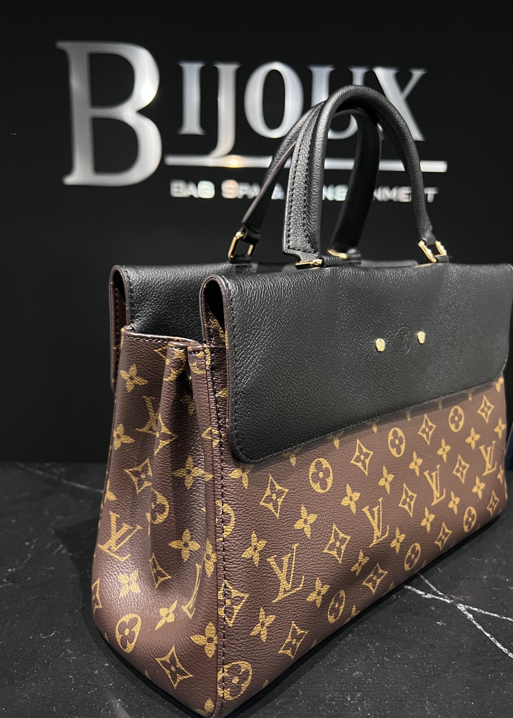 Louis Vuitton Louis Vuitton Venus Monogram