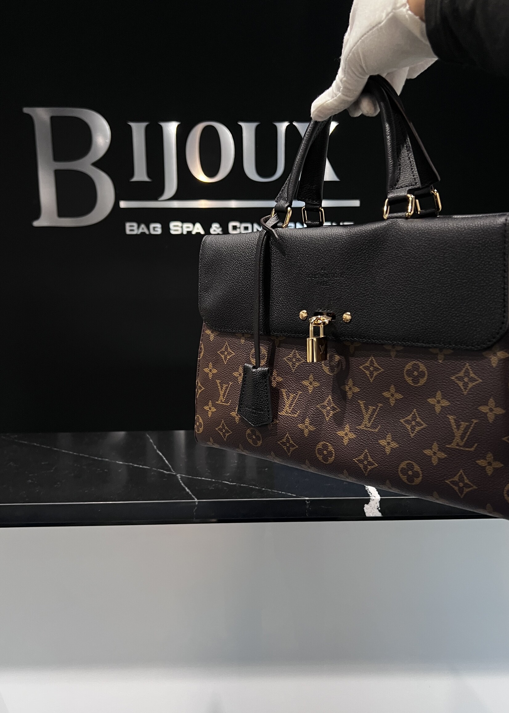 Louis Vuitton Louis Vuitton Venus Monogram