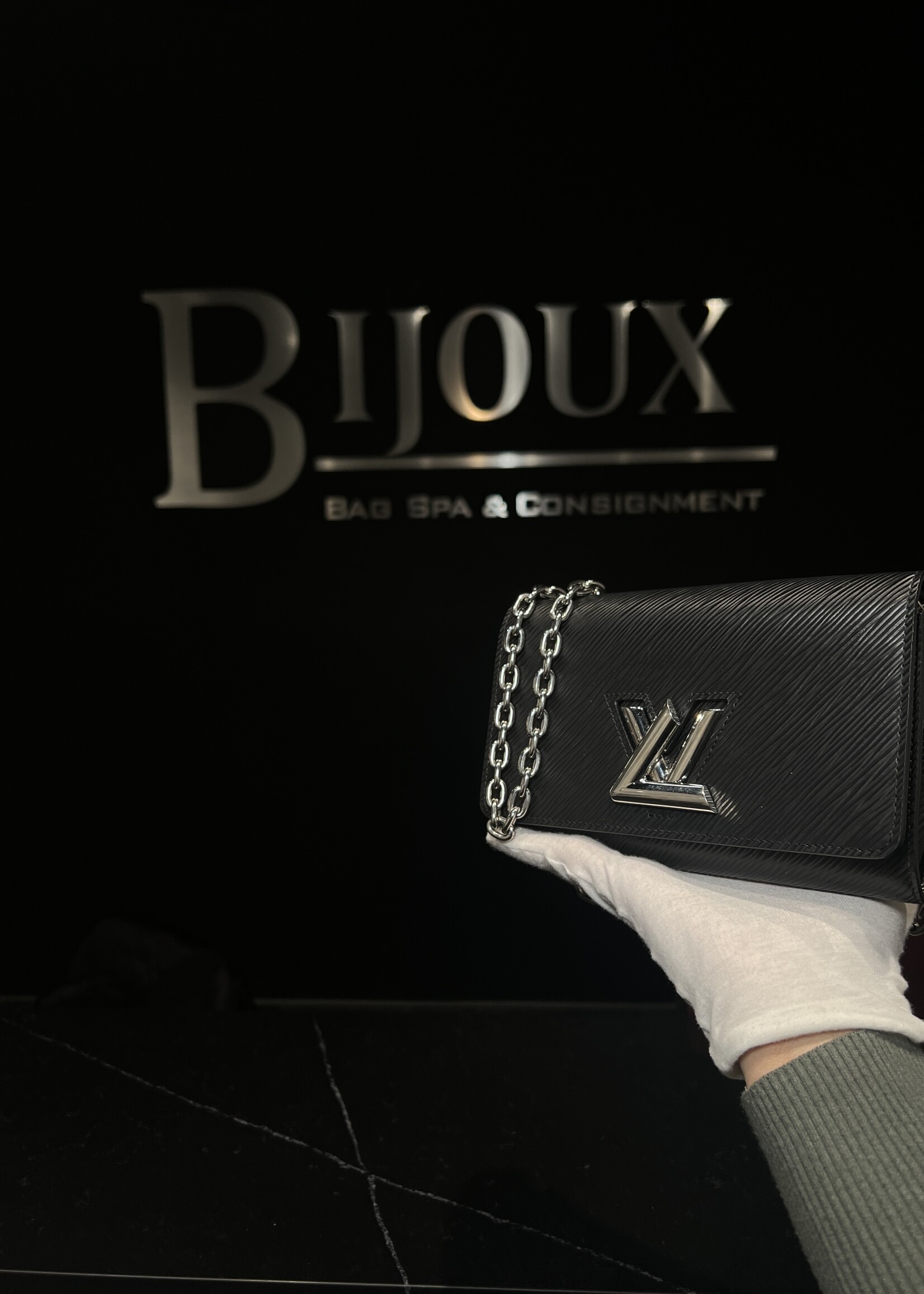 Louis Vuitton Louis Vuitton Twist Epi Wallet on Chain