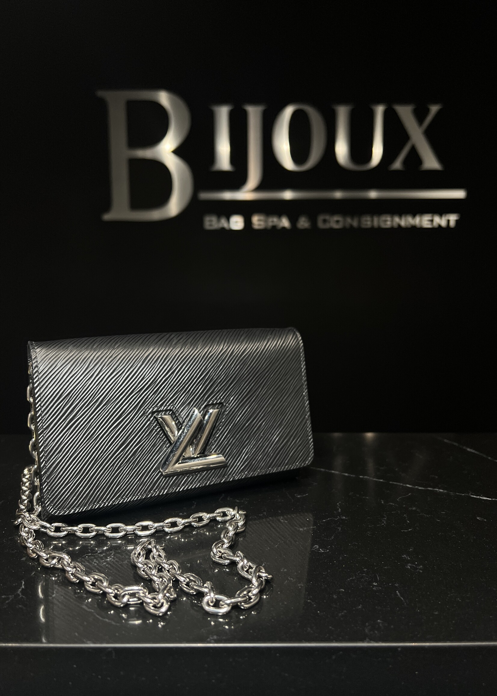 Louis Vuitton Louis Vuitton Twist Epi Wallet on Chain