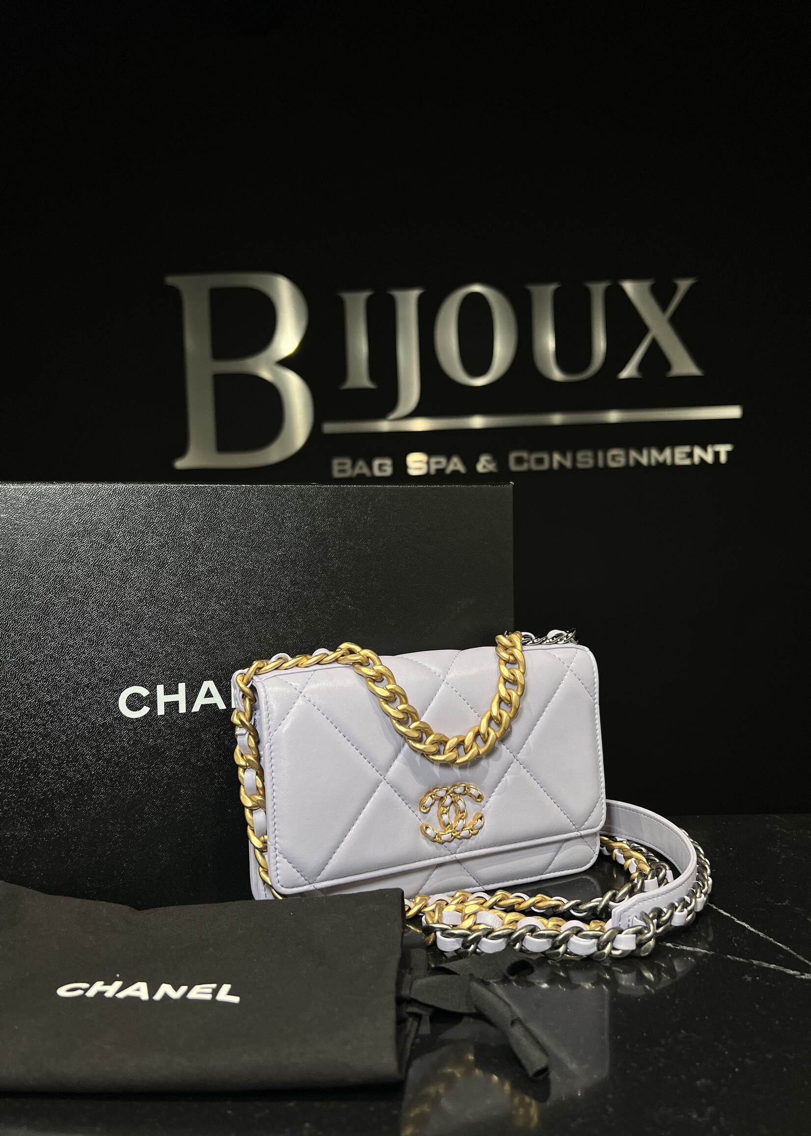 Chanel Chanel 19 Wallet on Chain Lilac