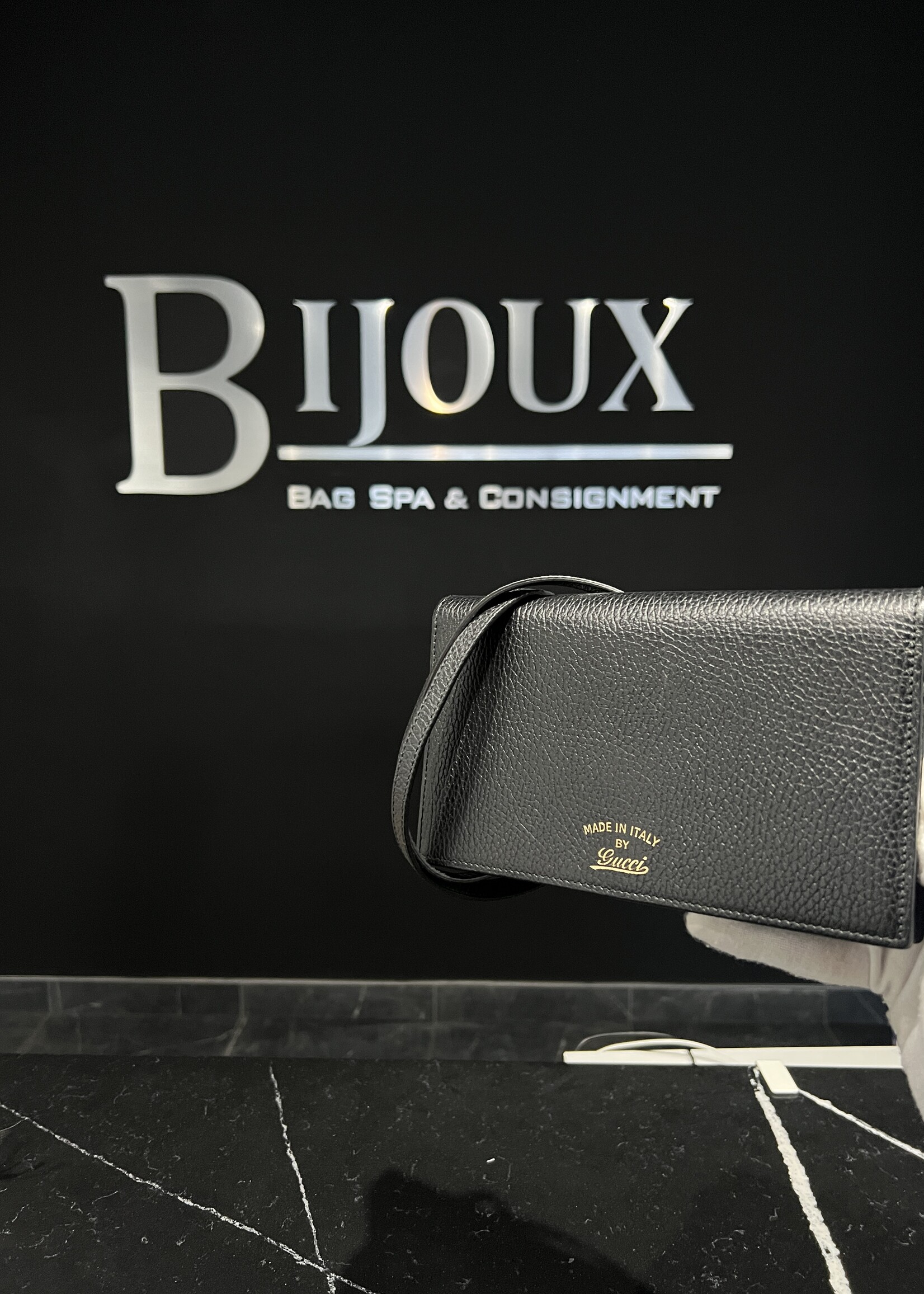 Gucci Gucci Black Grained Swing Wallet on Chain