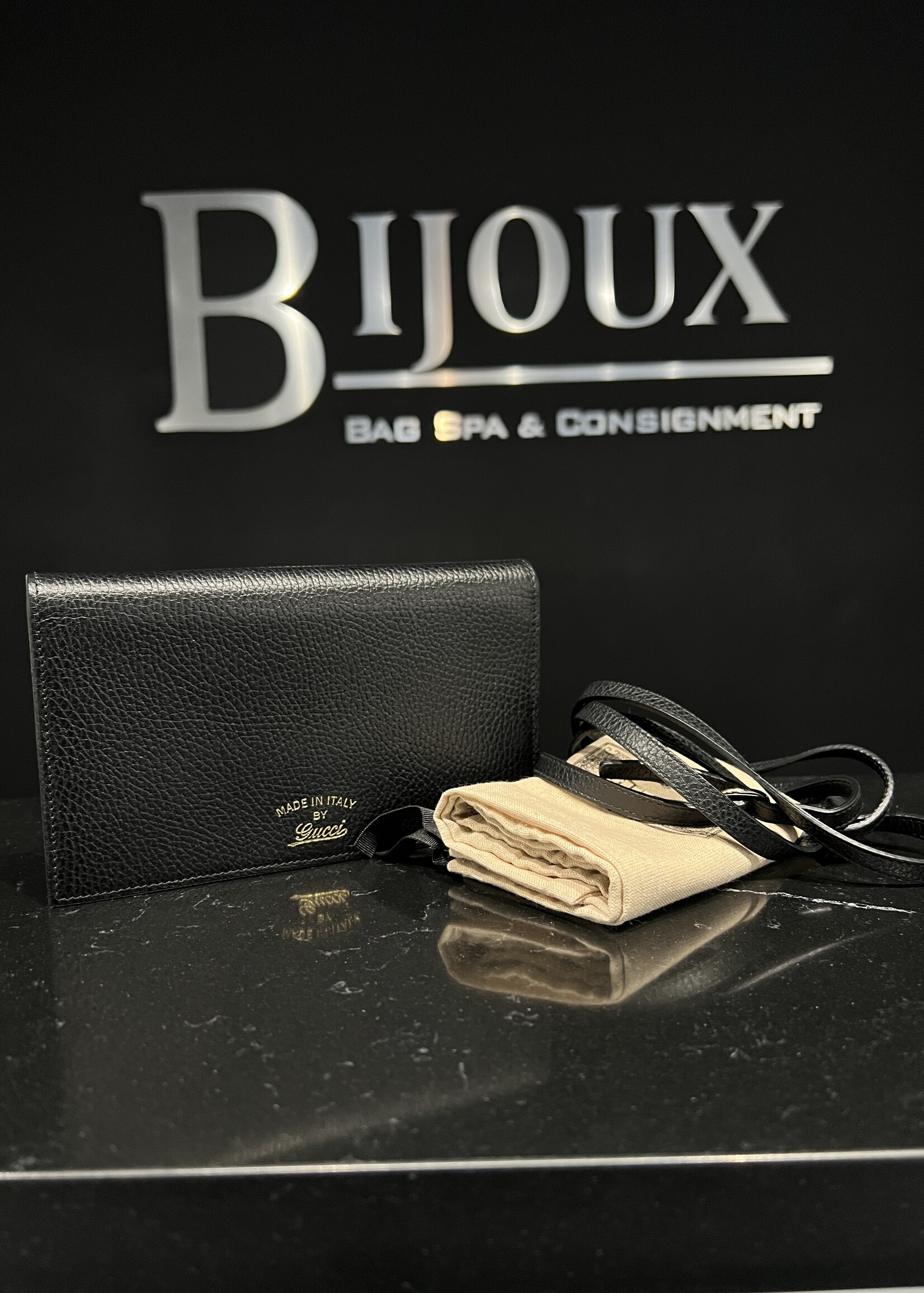 Gucci SOLD - Gucci Black Grained Swing Wallet on Chain