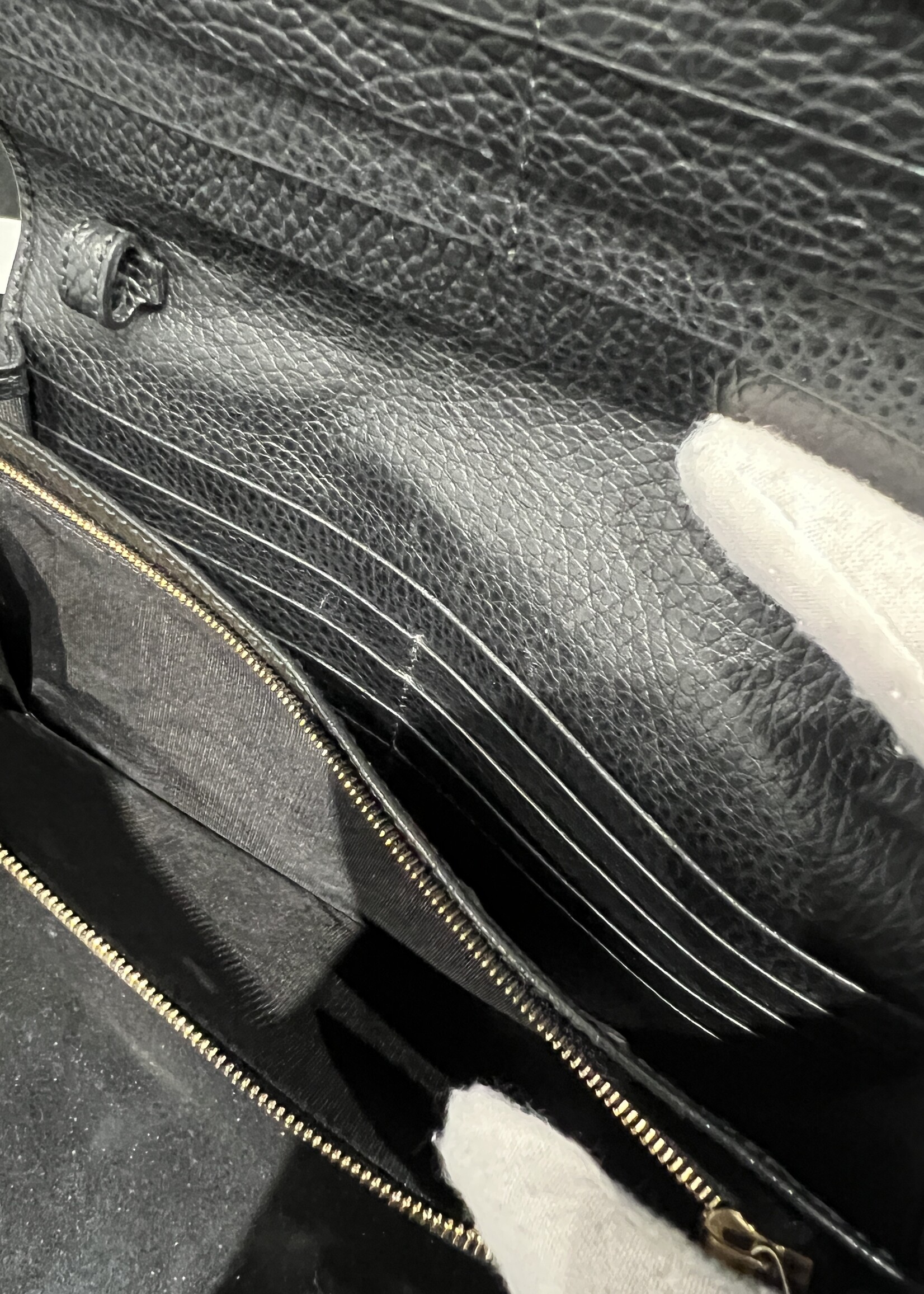 Gucci SOLD - Gucci Black Grained Swing Wallet on Chain