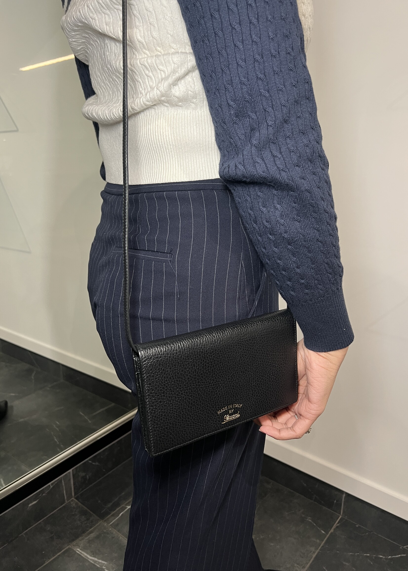 Gucci Gucci Black Grained Swing Wallet on Chain