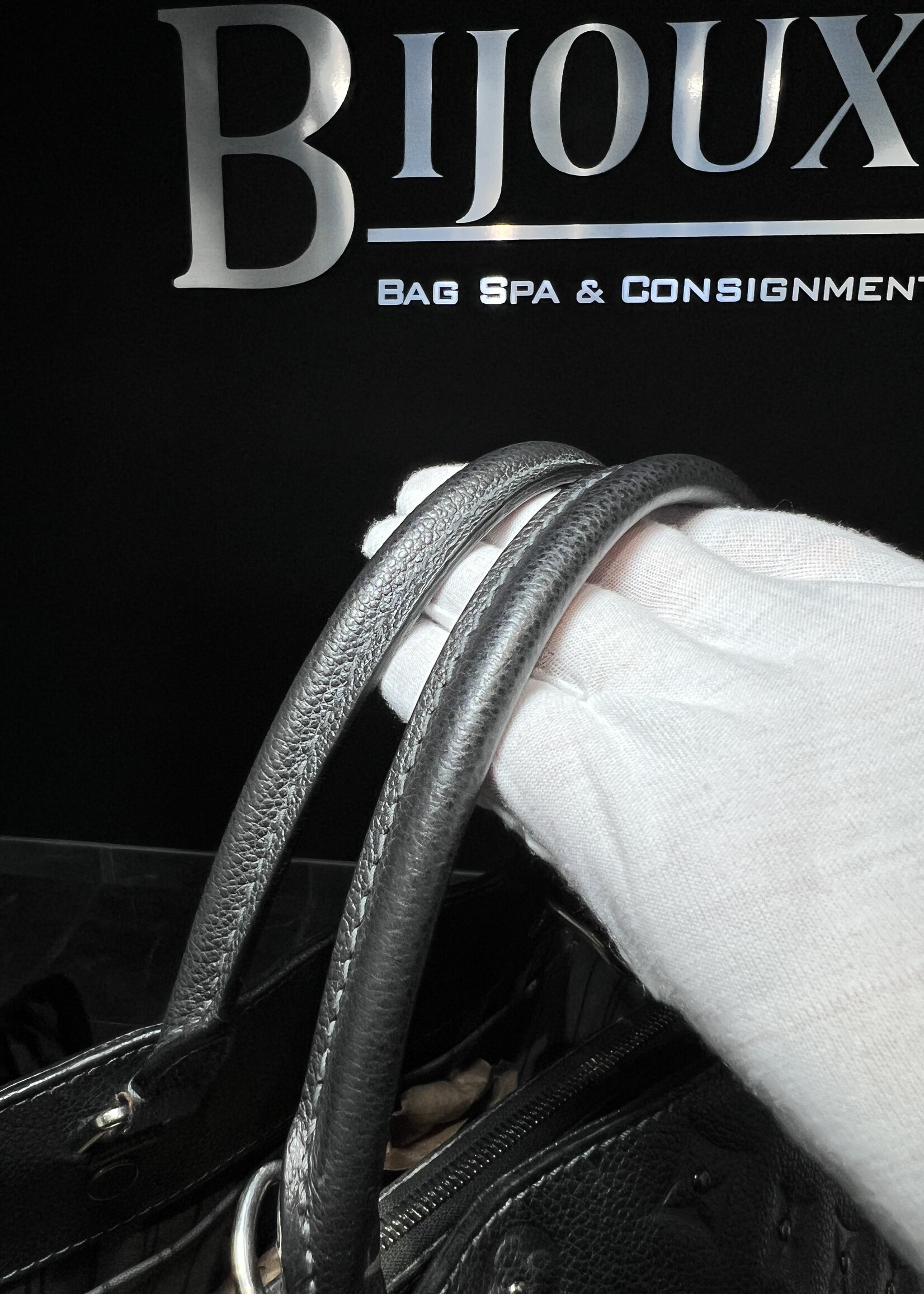 Louis Vuitton Louis Vuitton Montaigne MM Studded Black