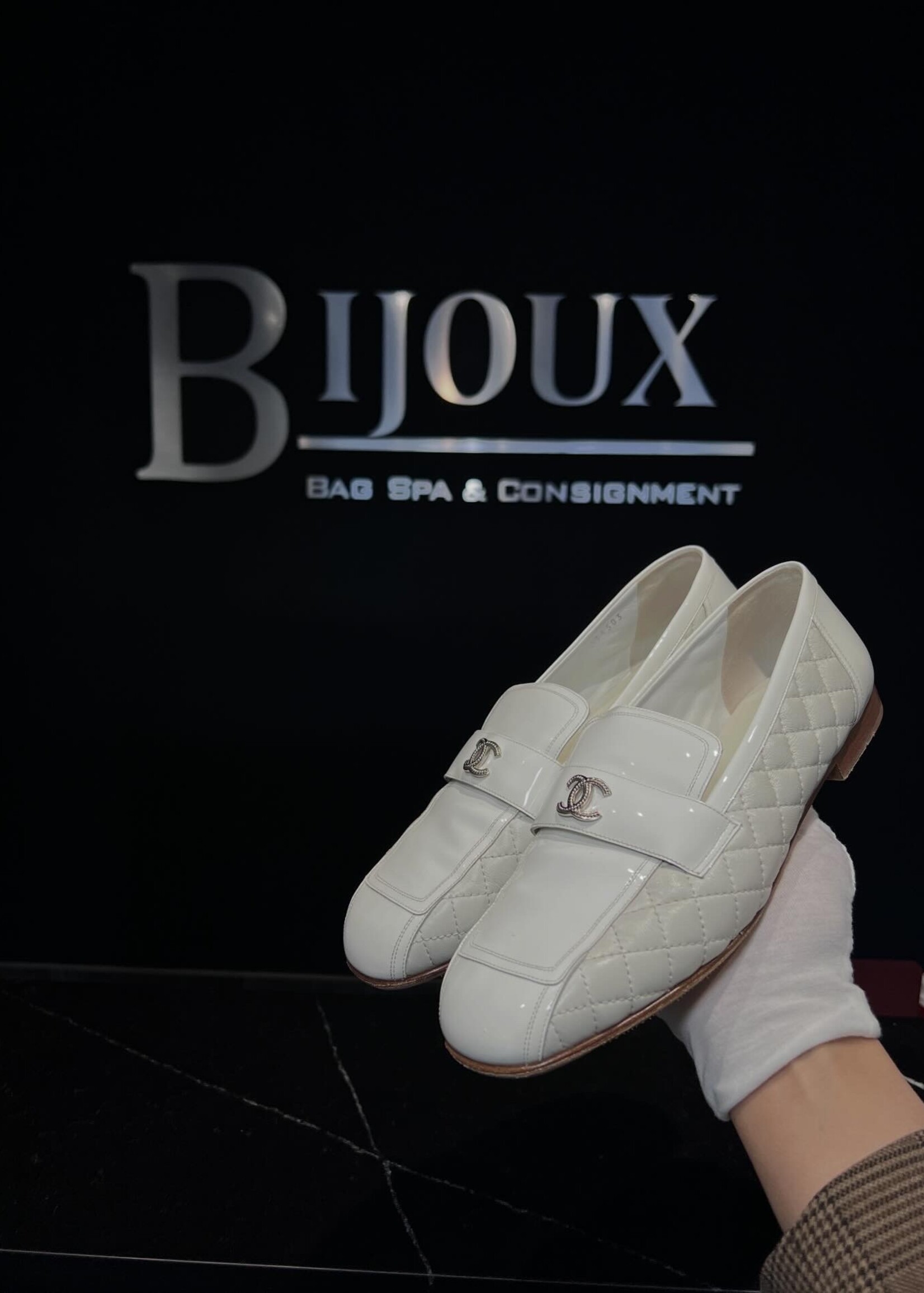 Chanel Chanel White Quilted Loafers 40