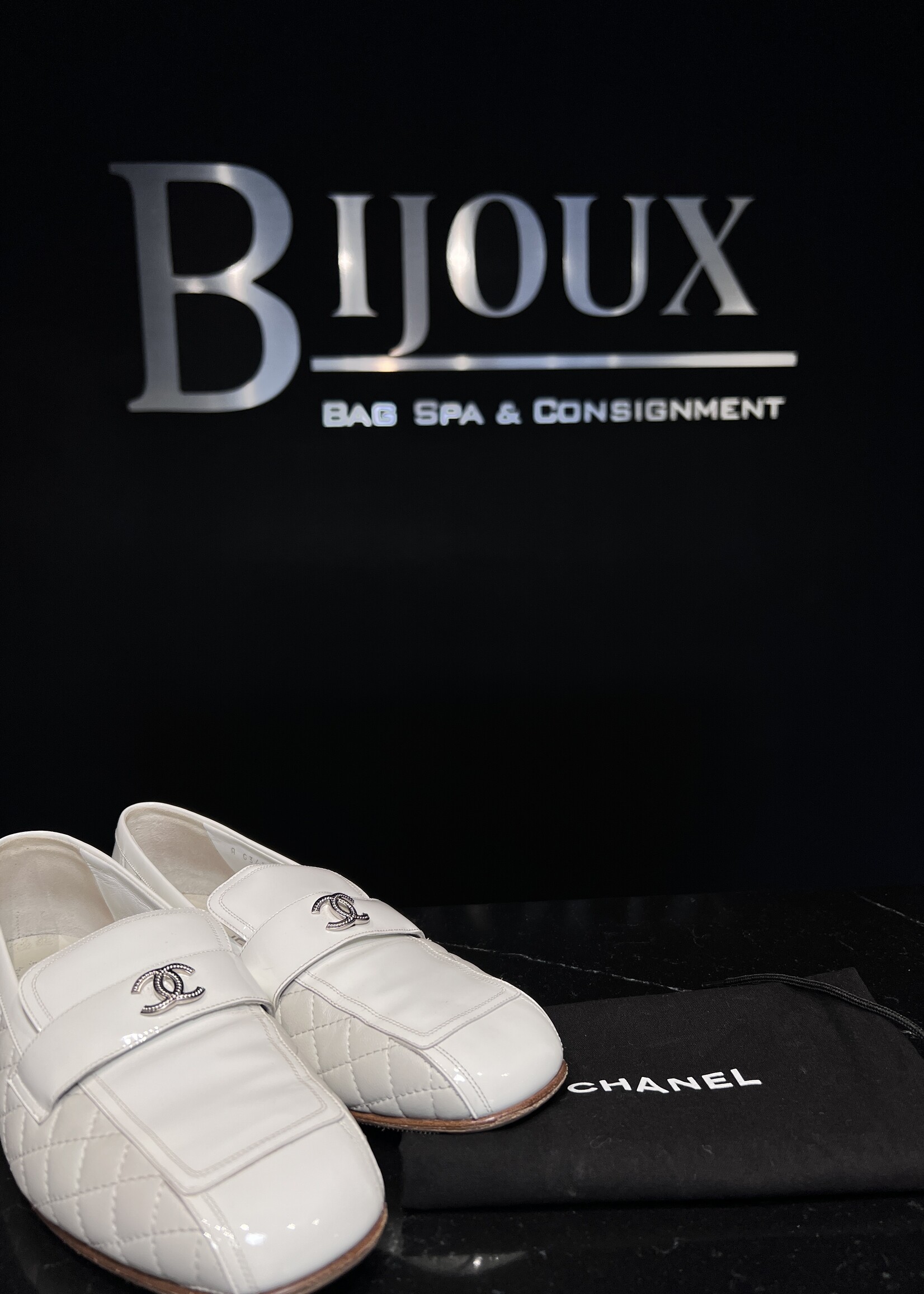 Chanel Chanel White Quilted Loafers 40