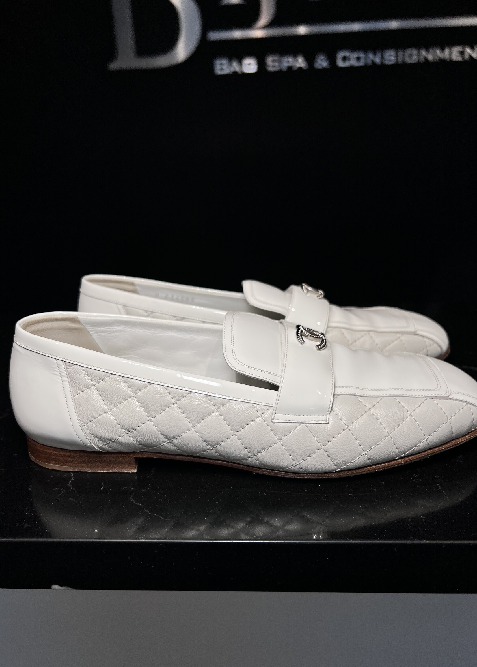 Chanel Chanel White Quilted Loafers 40