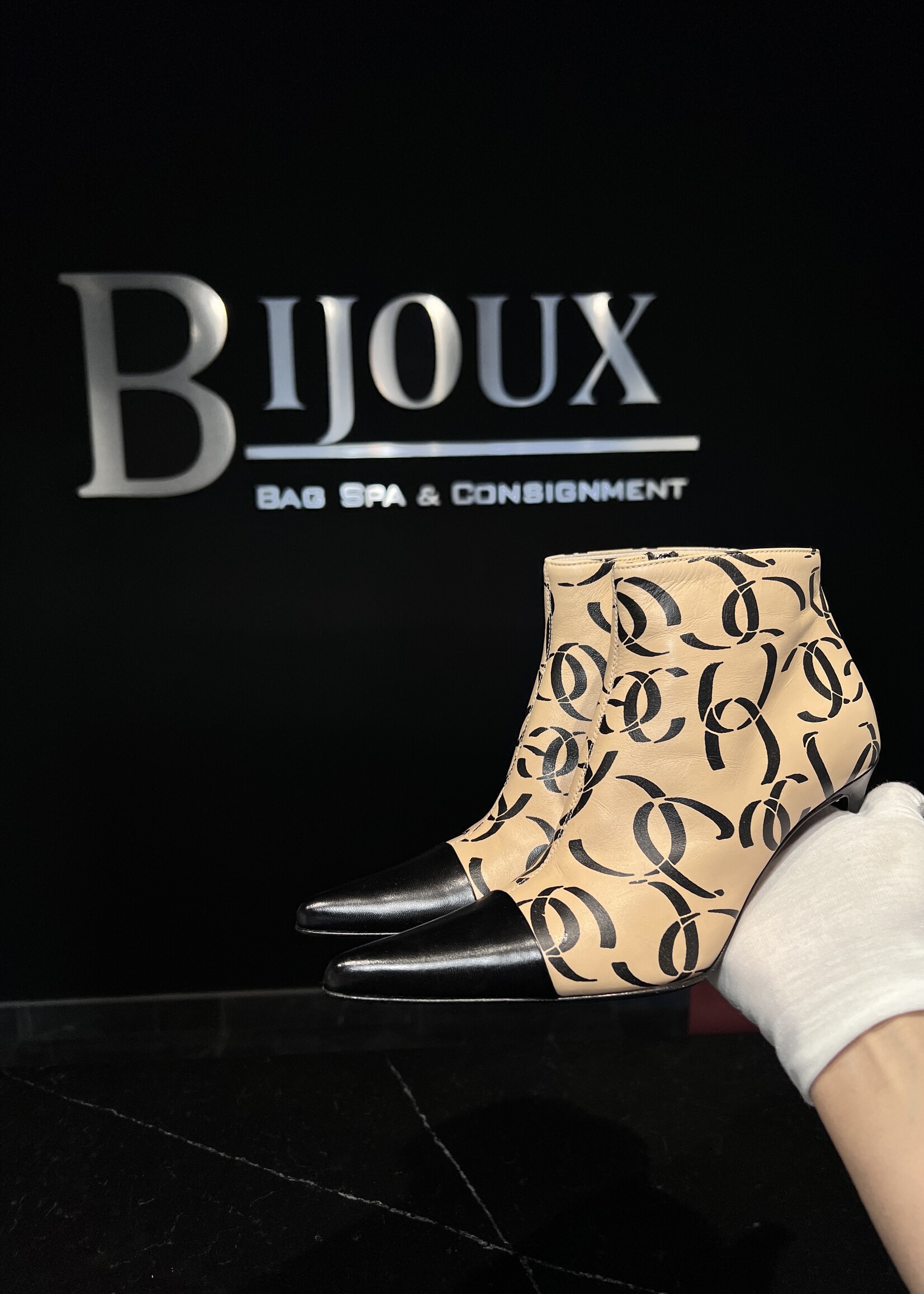 Chanel CC Vintage Boots 35.5