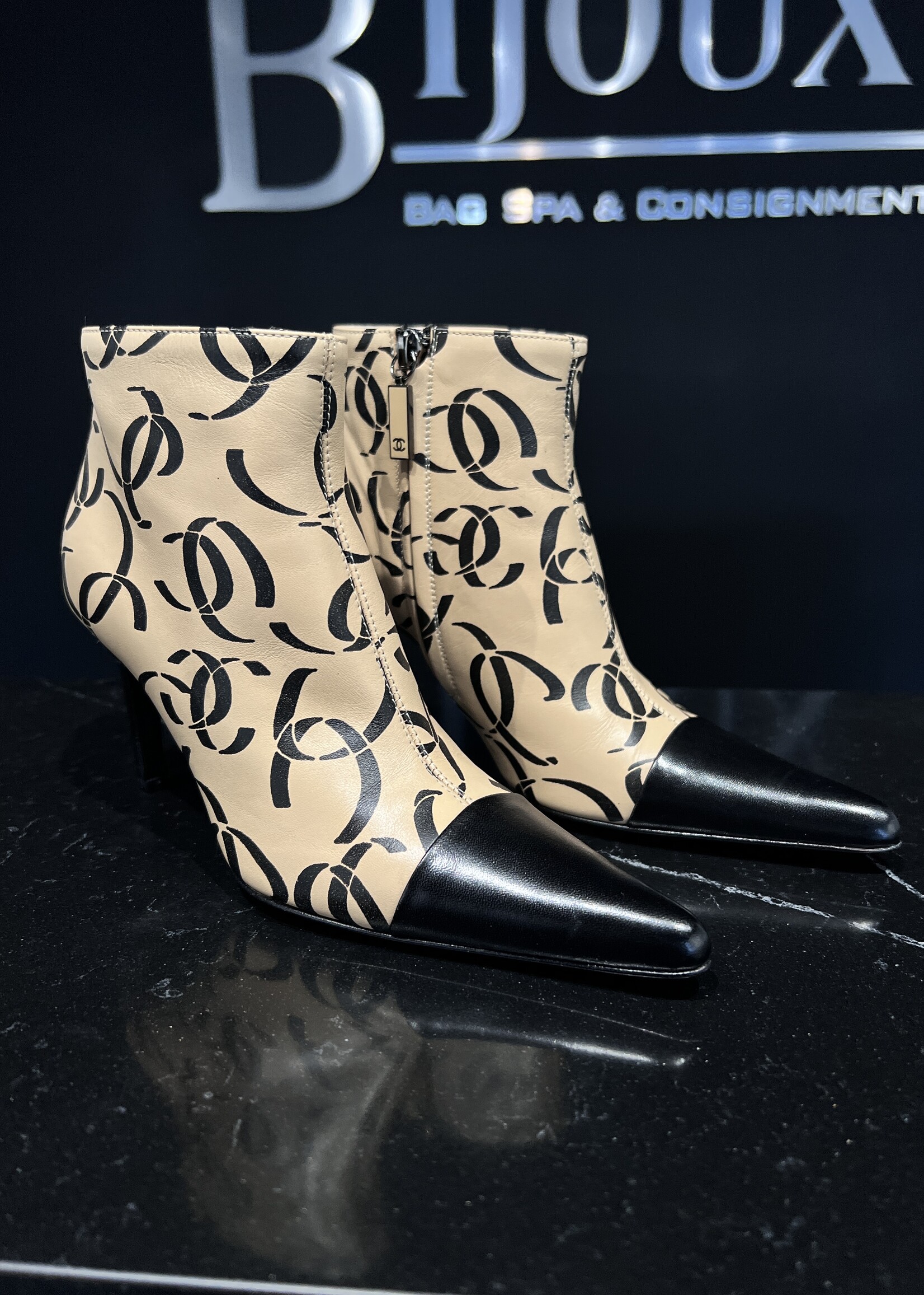 Chanel CC Vintage Boots 35.5