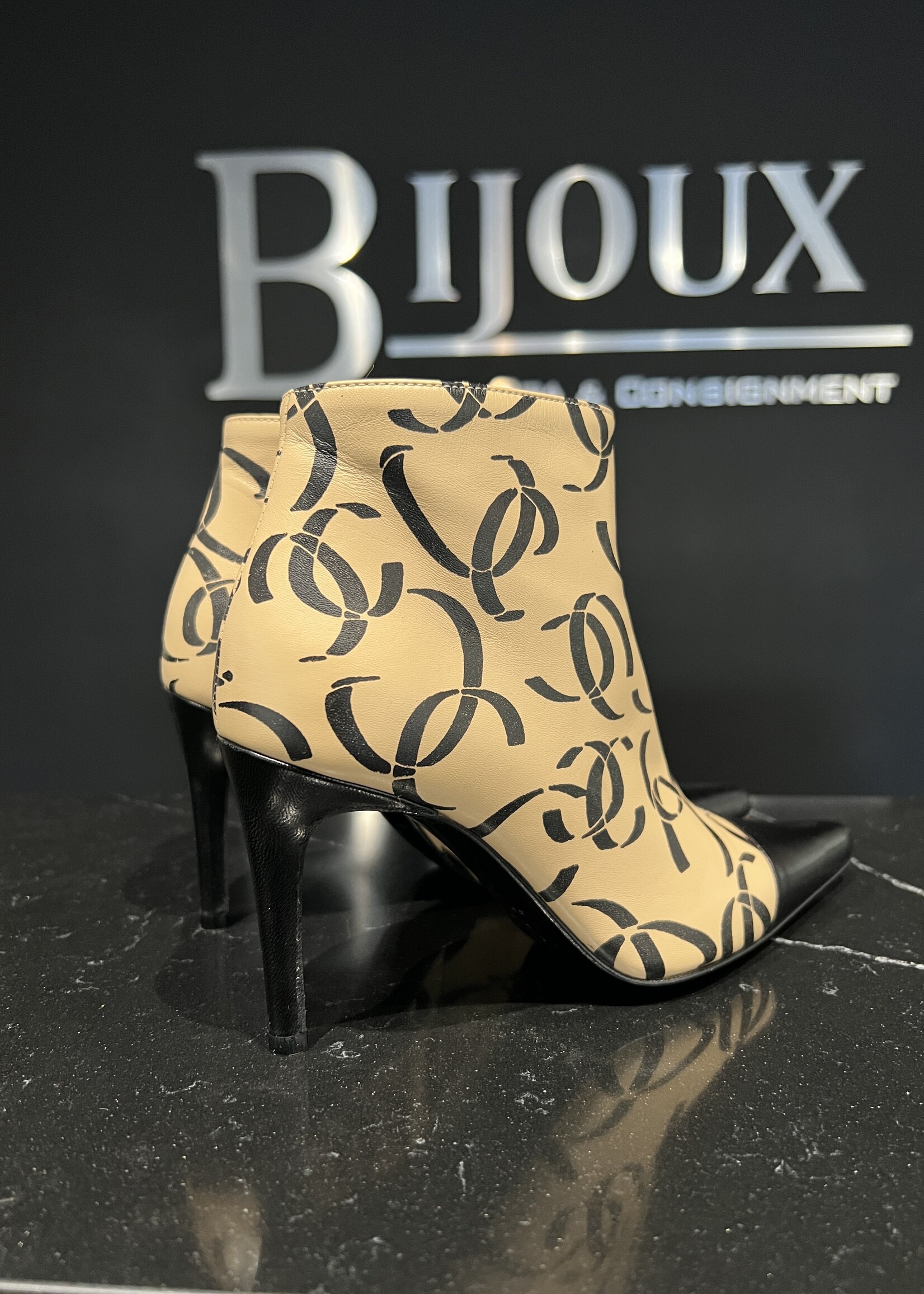 Chanel CC Vintage Boots 35.5