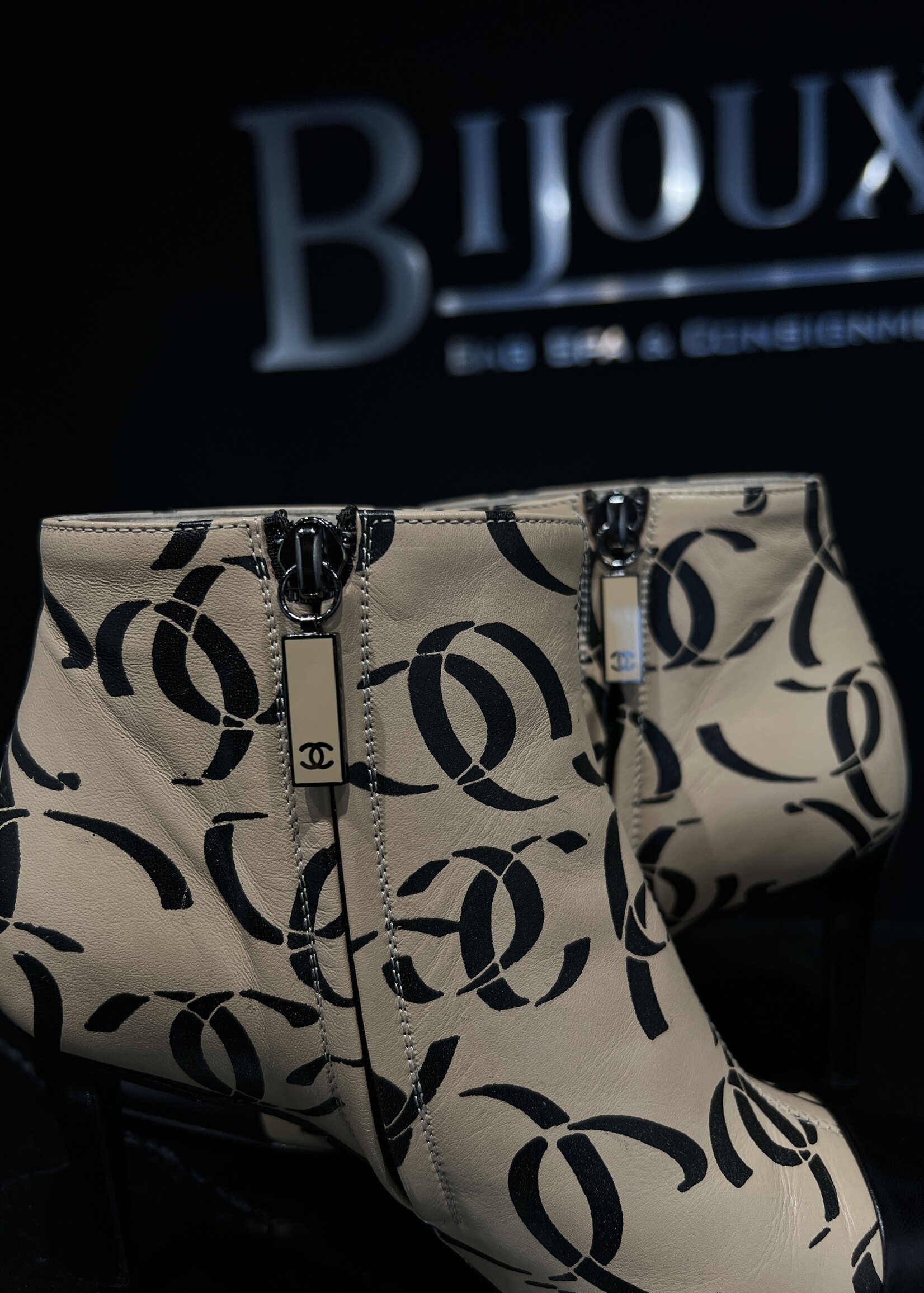 Chanel CC Vintage Boots 35.5