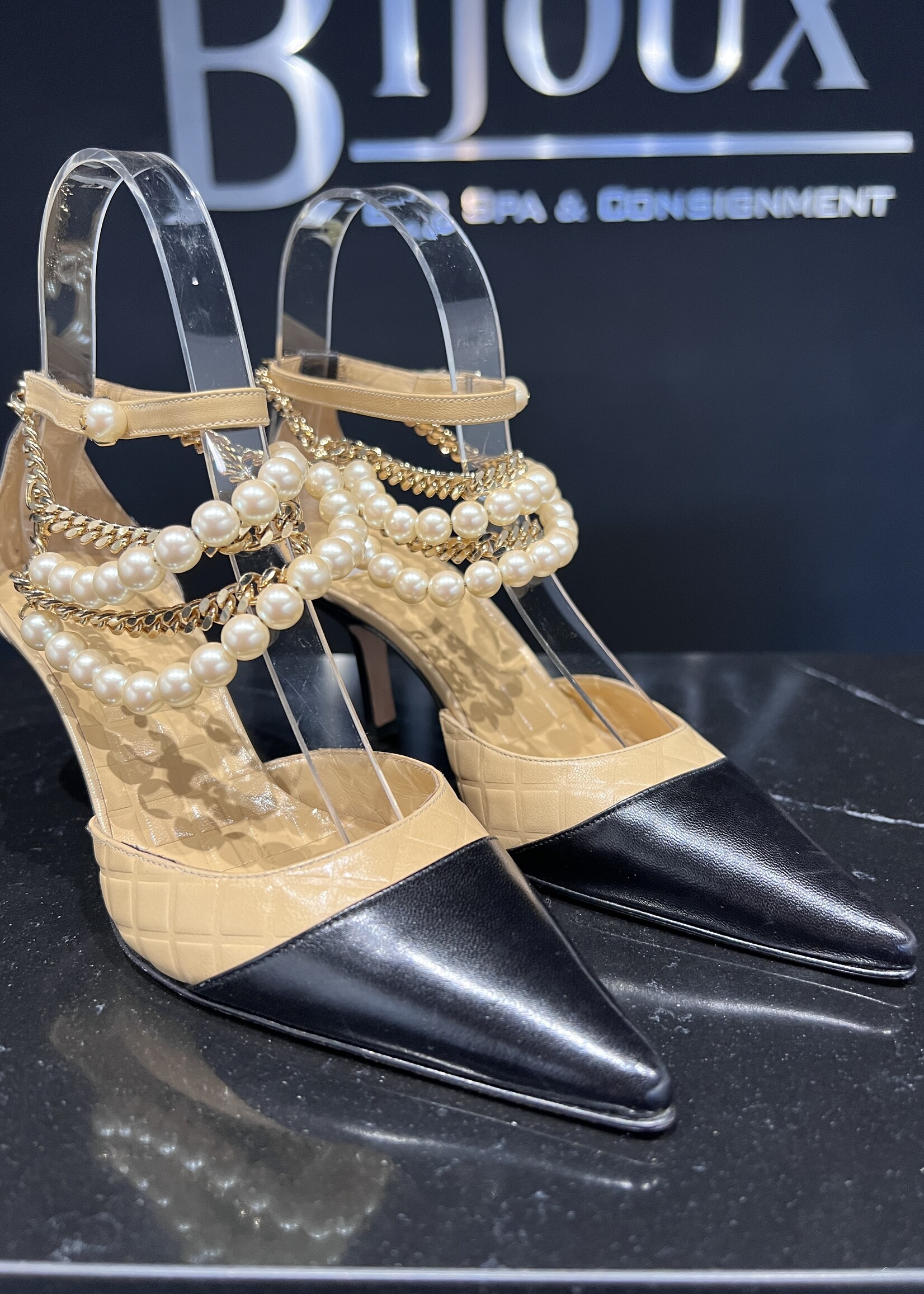 Chanel Chanel Pearl Heel 35