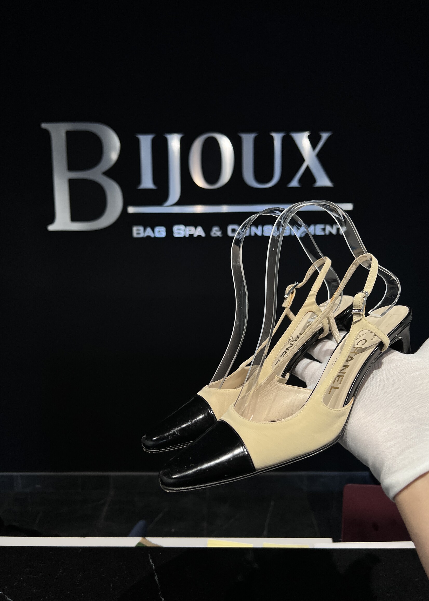 Chanel Chanel Slingback Nude Pumps 36