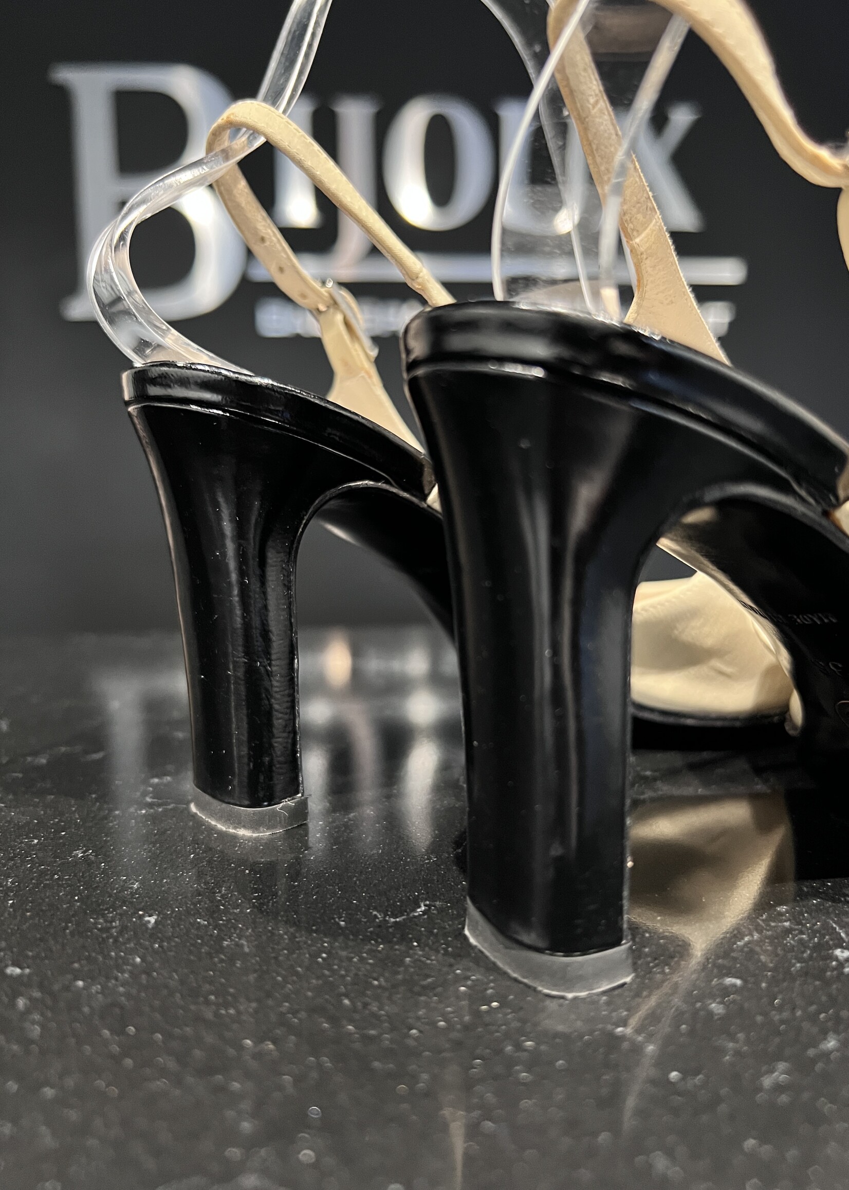 Chanel Chanel Slingback Nude Pumps 36