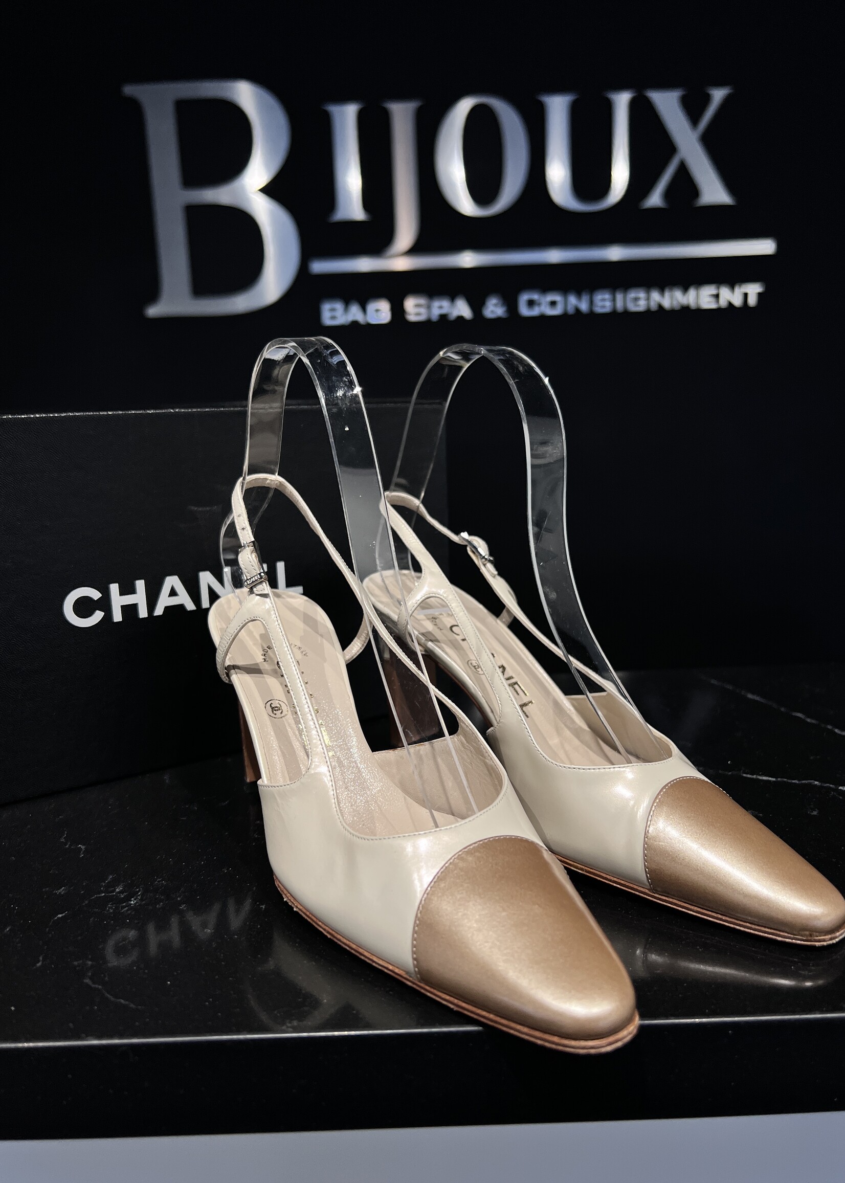 Chanel Chanel Slingback Cream 36