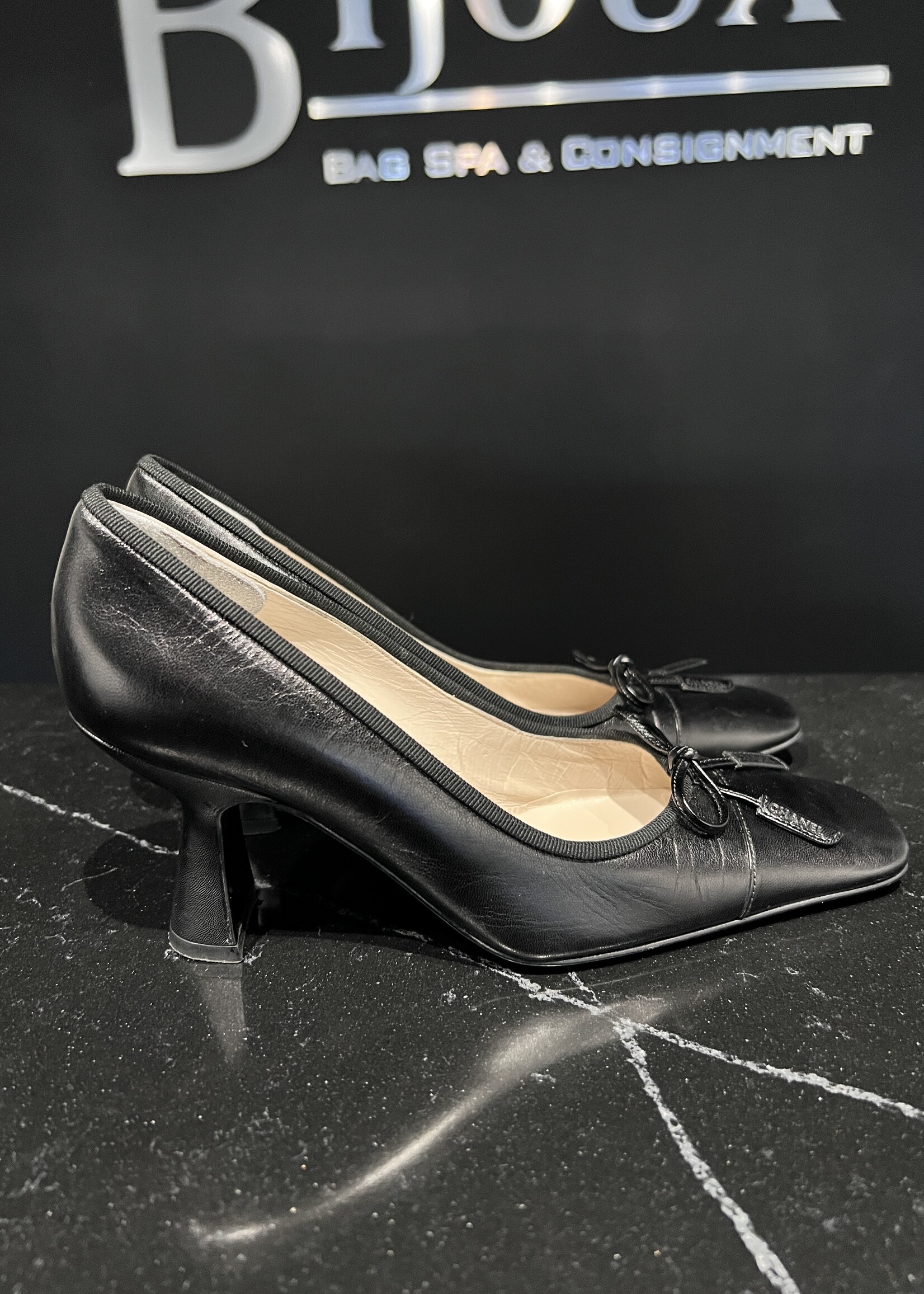 Chanel Chanel Classic Bow Pump 35.5