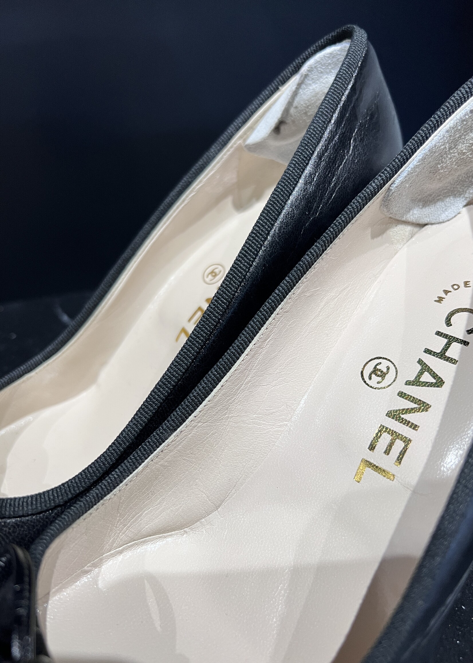 Chanel Chanel Classic Bow Pump 35.5