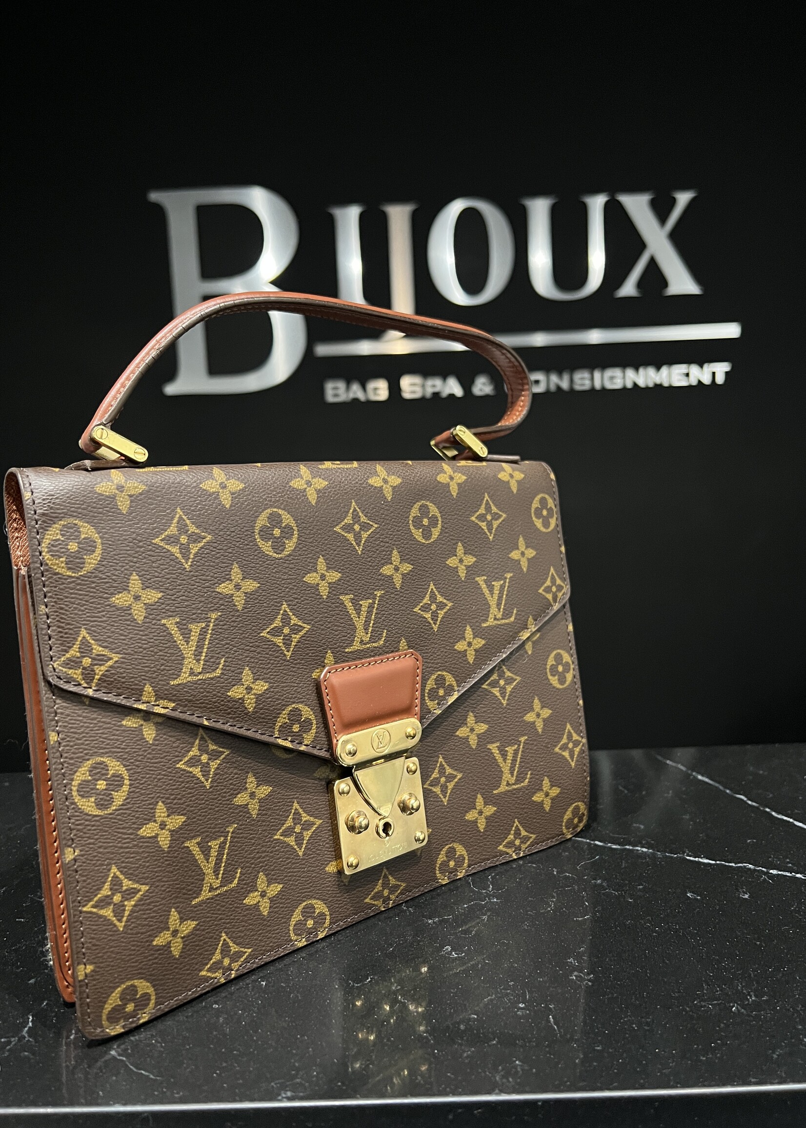 Louis Vuitton SOLD - Louis Vuitton Concorde