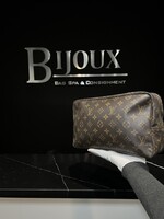 Louis Vuitton SOLD  - Louis Vuitton Vintage Toiletry 28