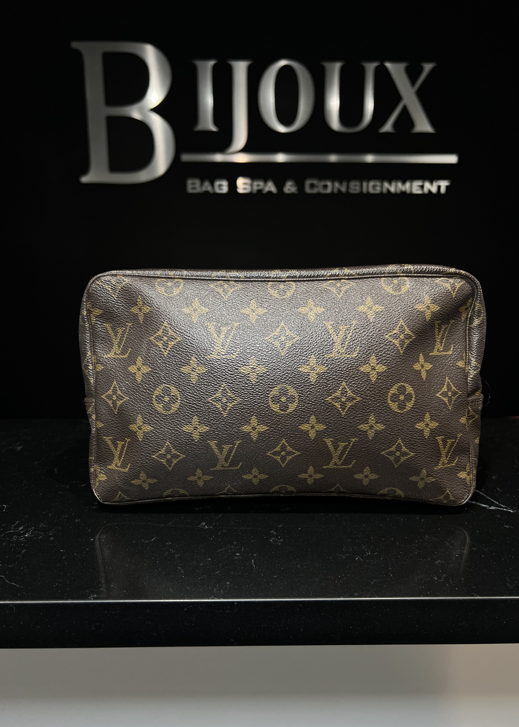 Louis Vuitton Louis Vuitton Vintage Toiletry 28
