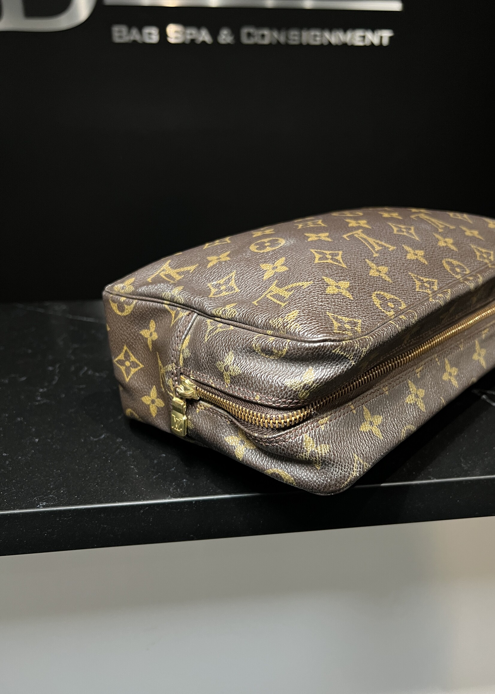 Louis Vuitton Louis Vuitton Vintage Toiletry 28
