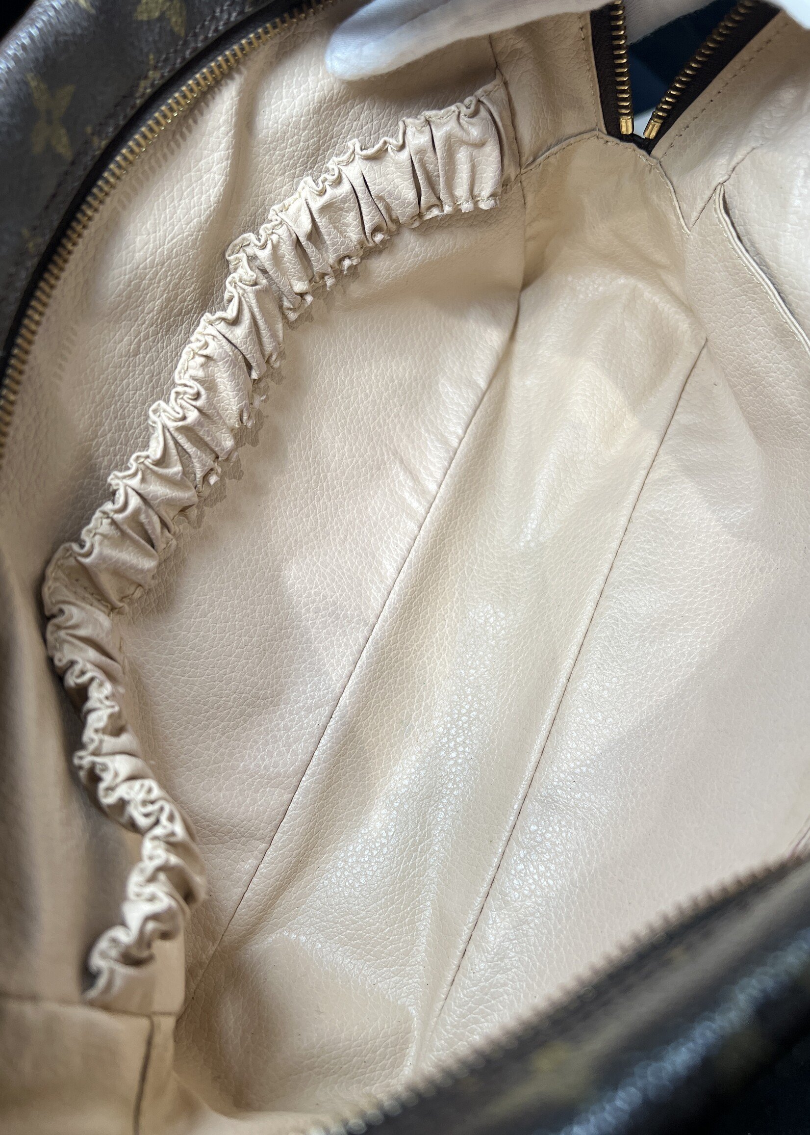 Louis Vuitton SOLD - Louis Vuitton Vintage Toiletry 28