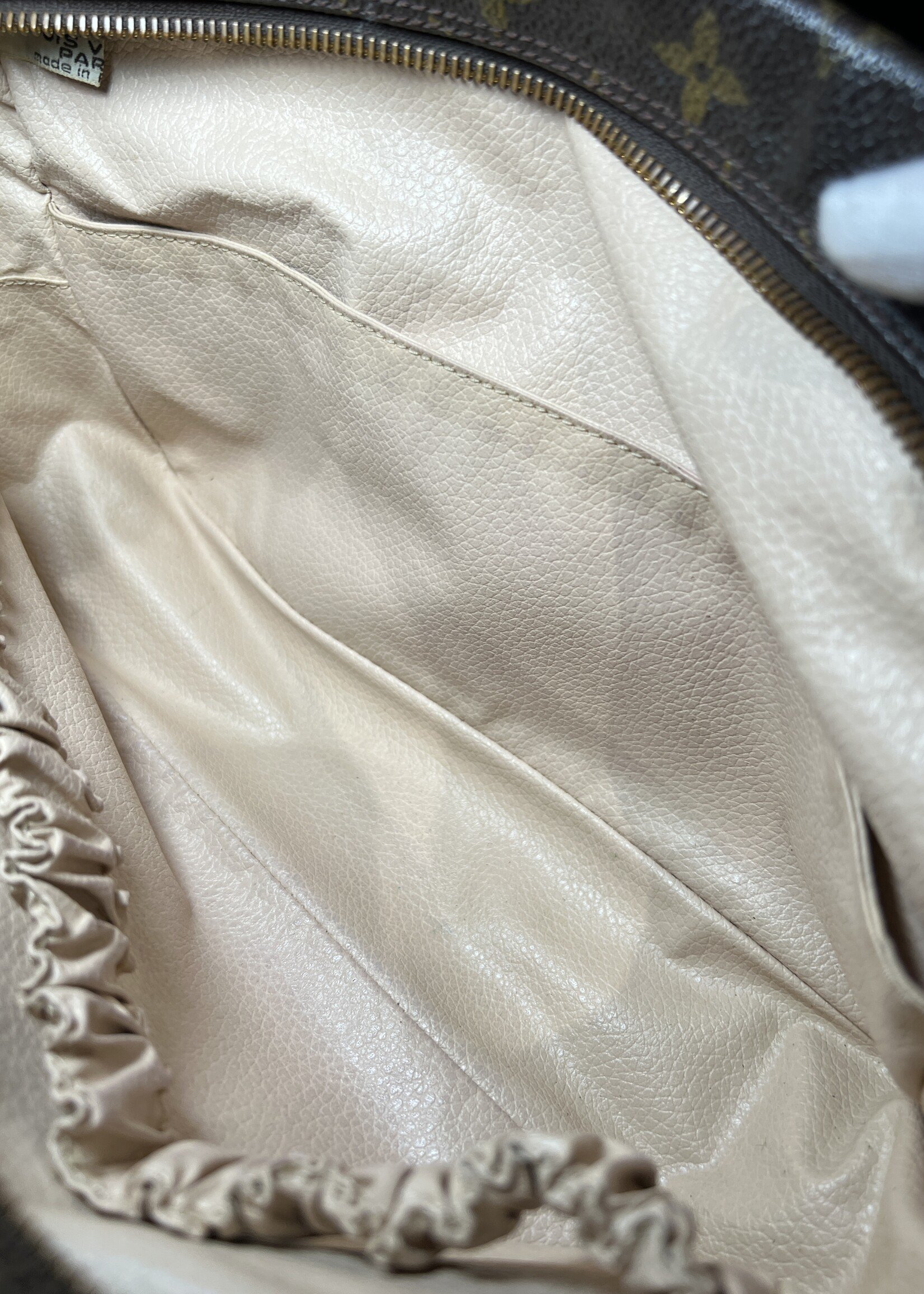 Louis Vuitton SOLD - Louis Vuitton Vintage Toiletry 28