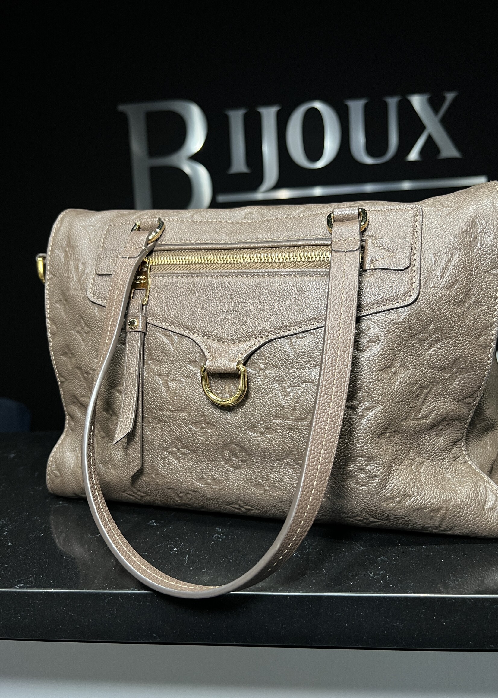 Louis Vuitton SOLD - Louis Vuitton Lumineuse PM