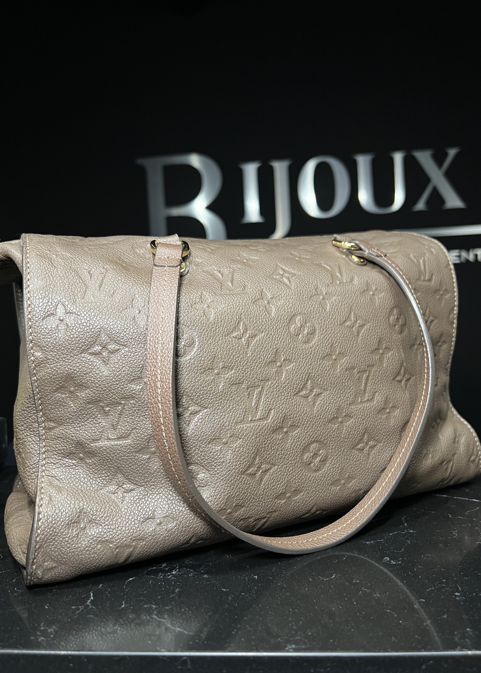 Louis Vuitton Louis Vuitton Lumineuse PM