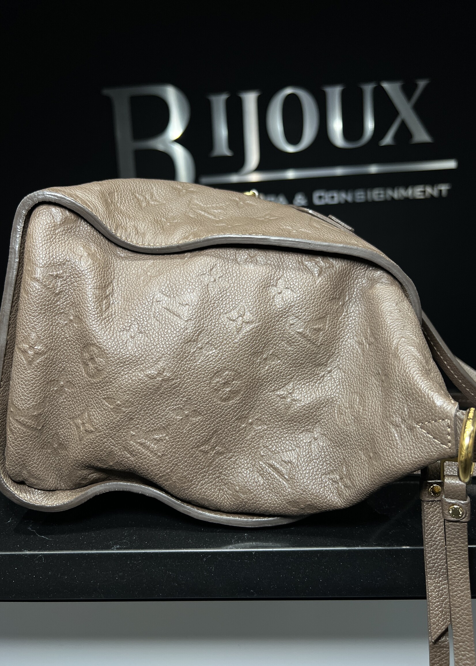 Louis Vuitton Louis Vuitton Lumineuse PM