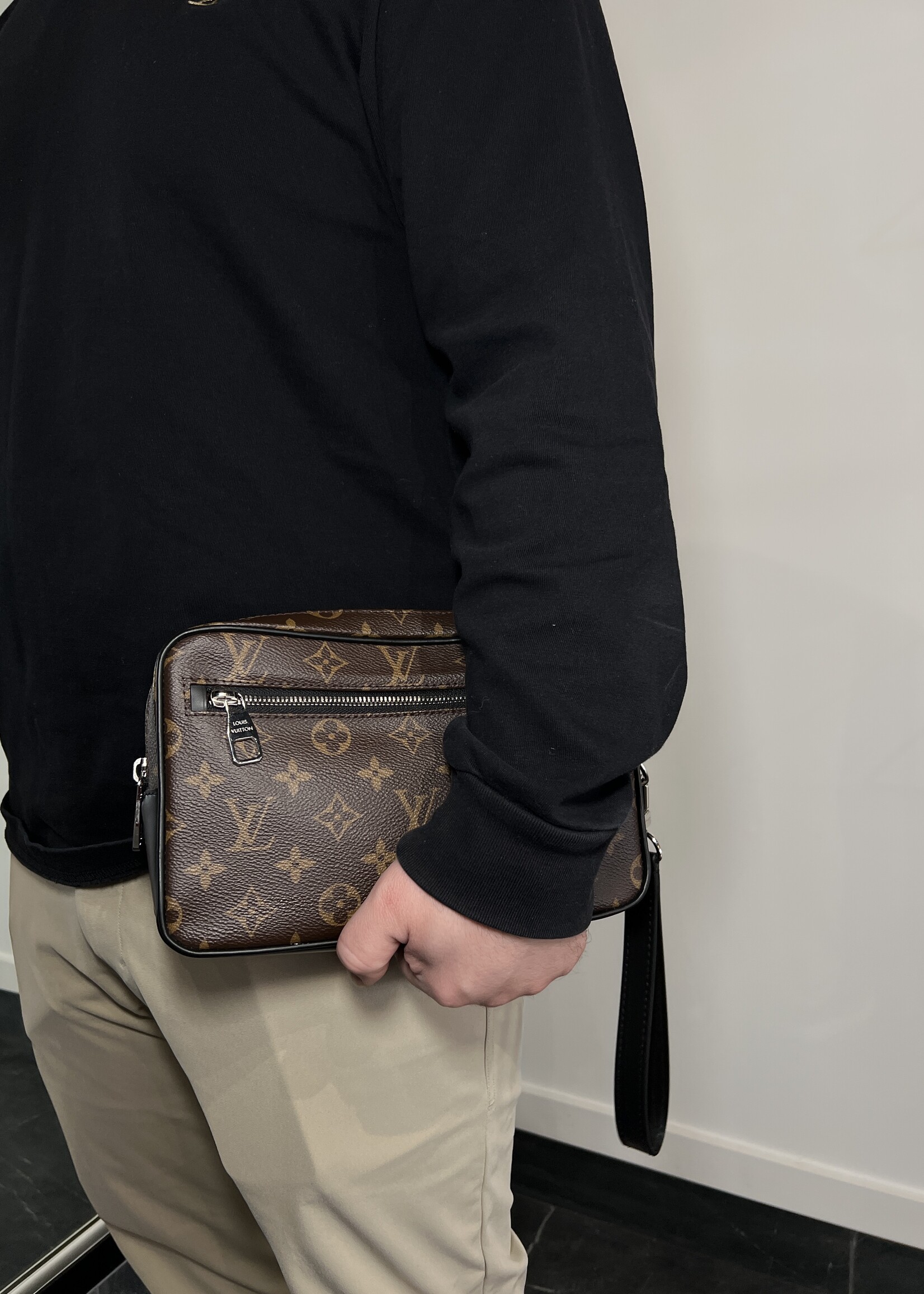 Louis Vuitton Louis Vuitton Kasai Clutch