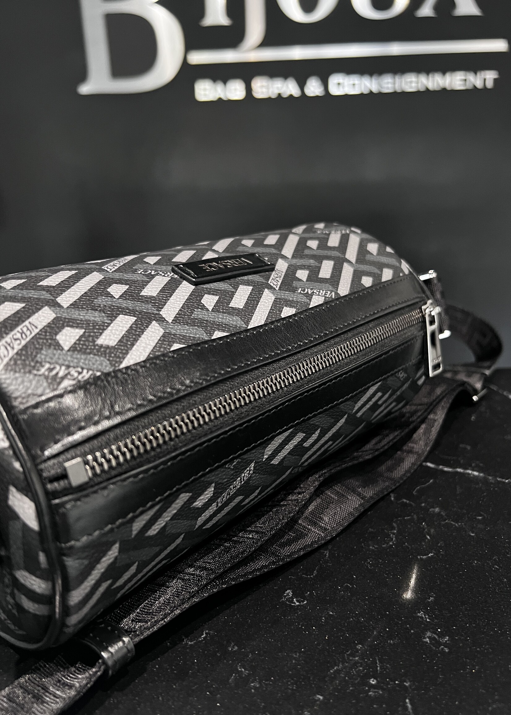 Versace Versace Le Greca Crossbody