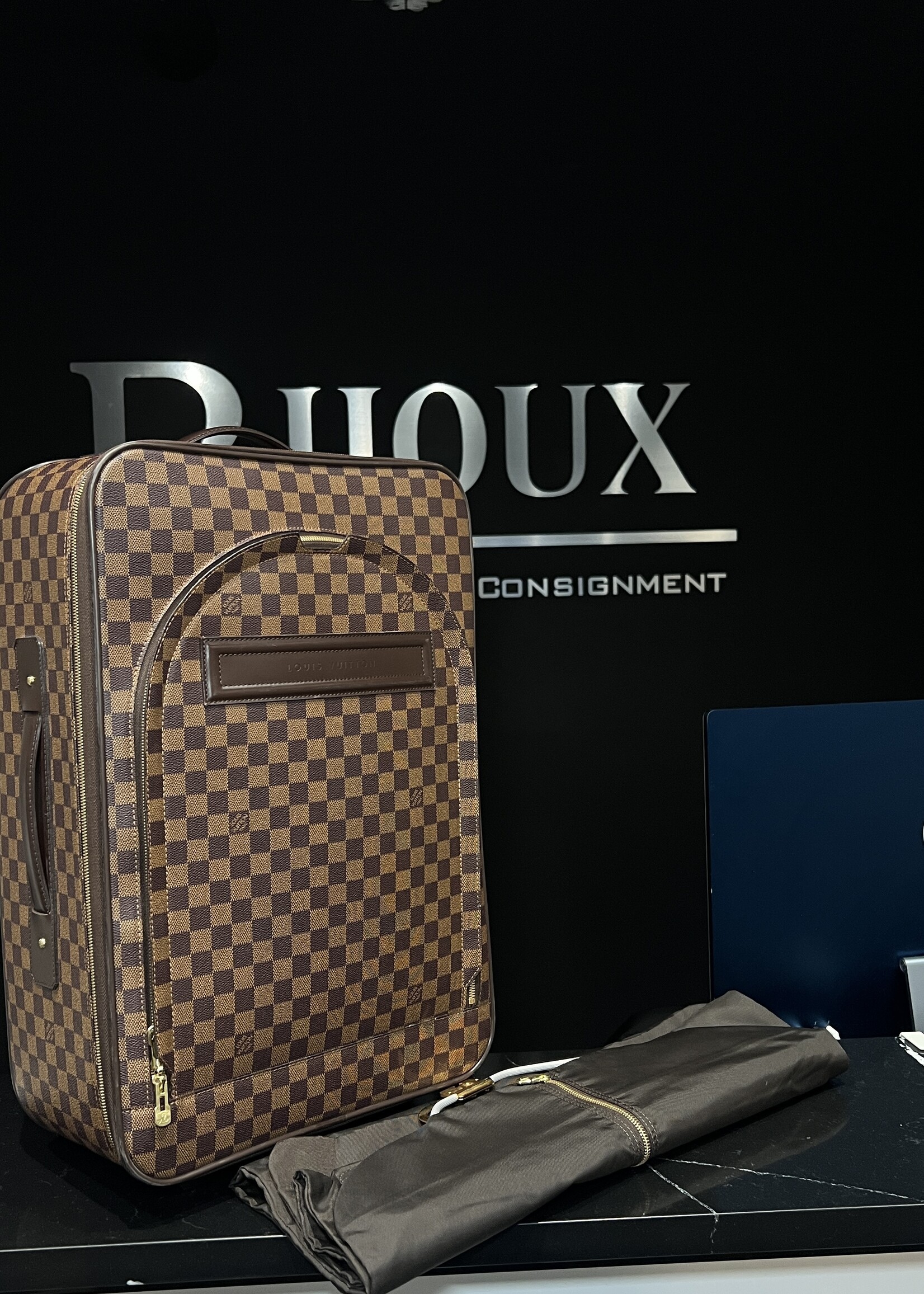 Louis Vuitton SOLD - Louis Vuitton Pegases 55 Damier Ebene